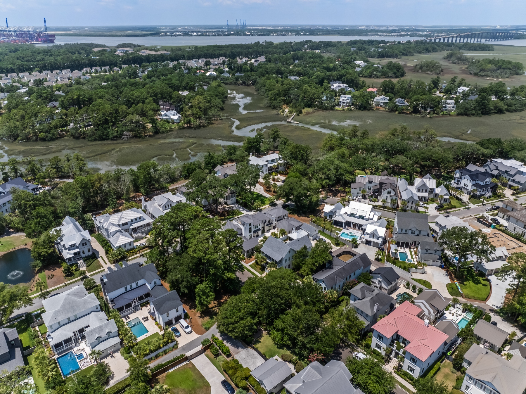  700 Stucco Lane, Mount Pleasant - 物件實景