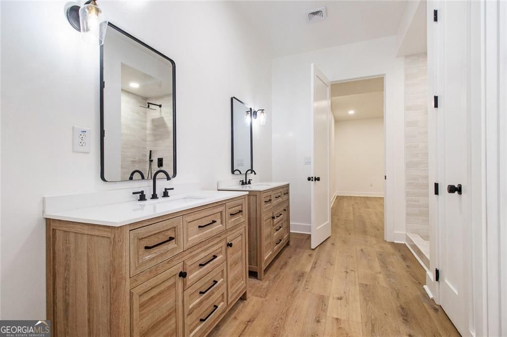 Dawsonville, Georgia, 30534, United States, 5 Bedrooms Bedrooms, ,7 BathroomsBathrooms,Residential,For Sale,1952234