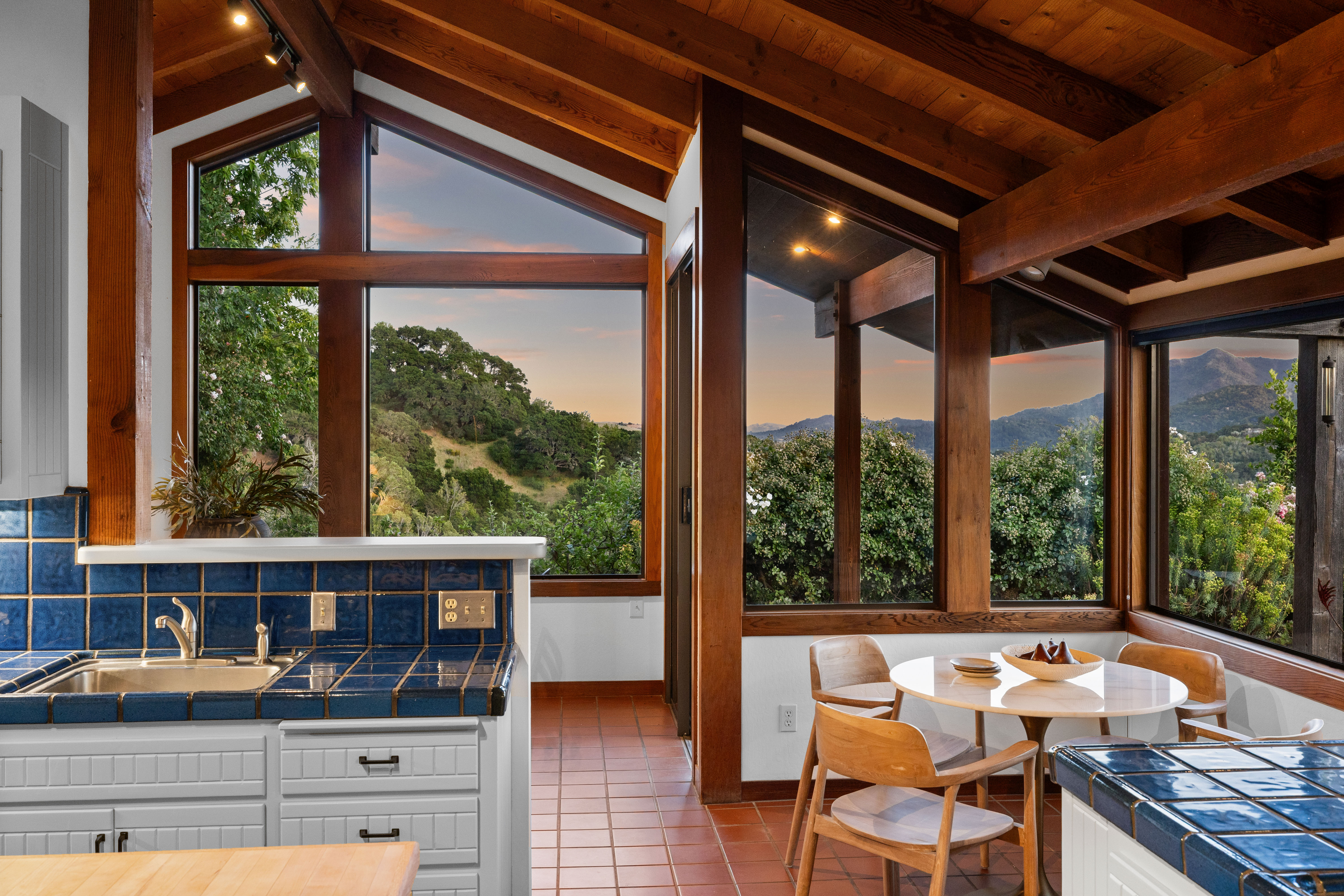  Secluded San Anselmo Estate With 270 Degree Panoramic Views On Almost Four Acres - 物件實景