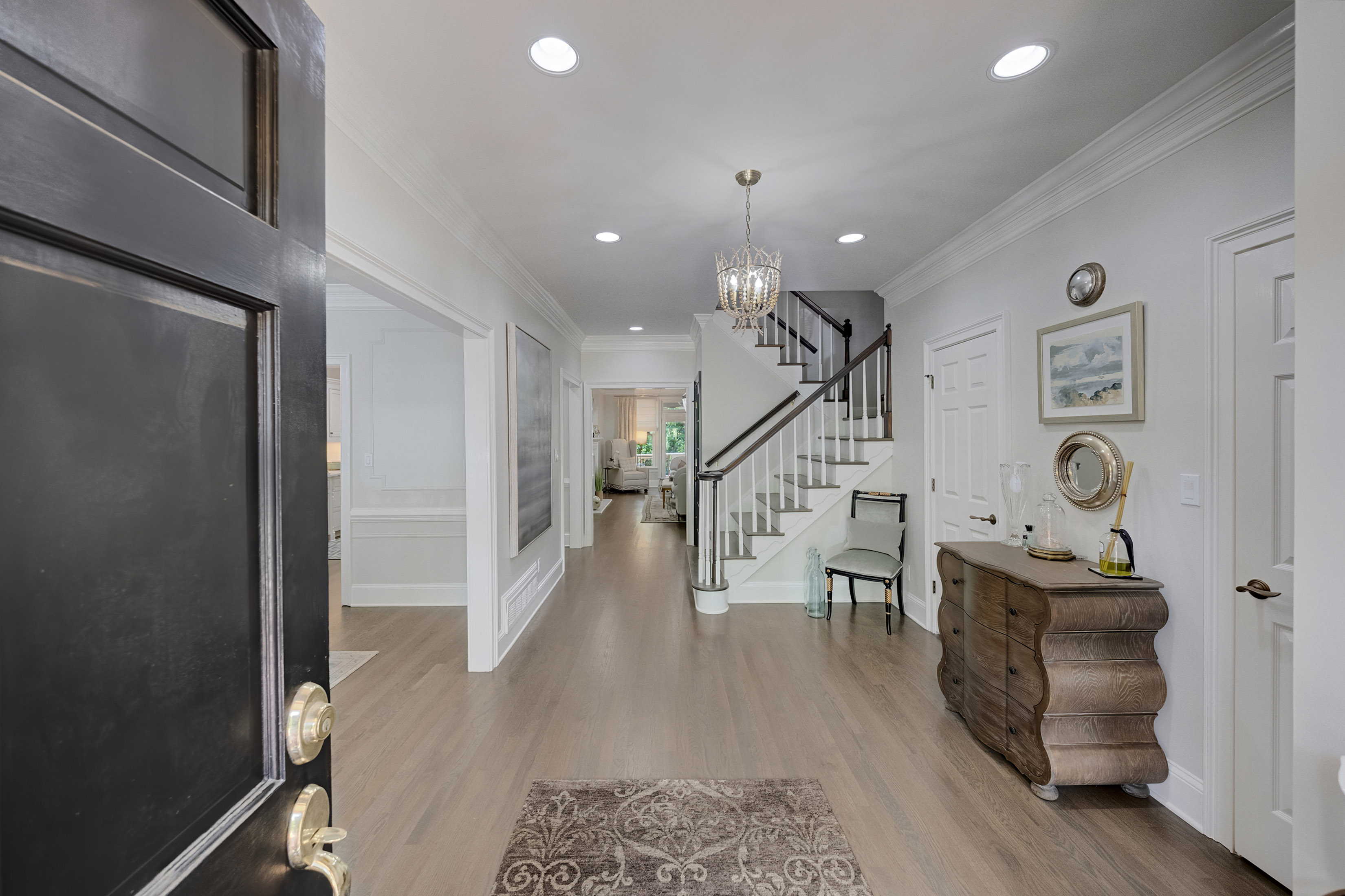  Elegantly Renovated Townhome in Gated Community - 物件實景