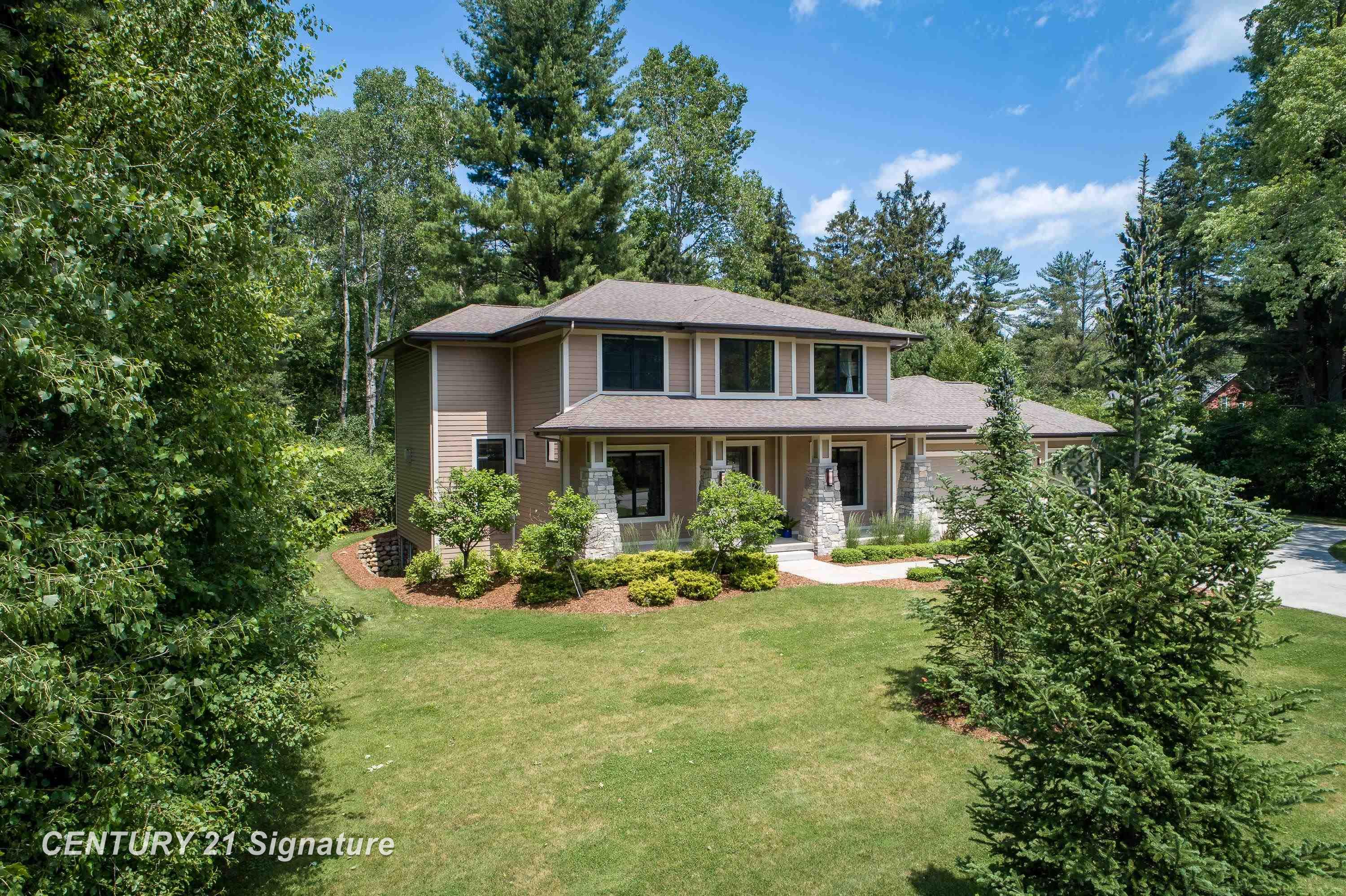 Midland, Michigan, 48642, United States, 4 Bedrooms Bedrooms, ,5 BathroomsBathrooms,Residential,For Sale,1975618