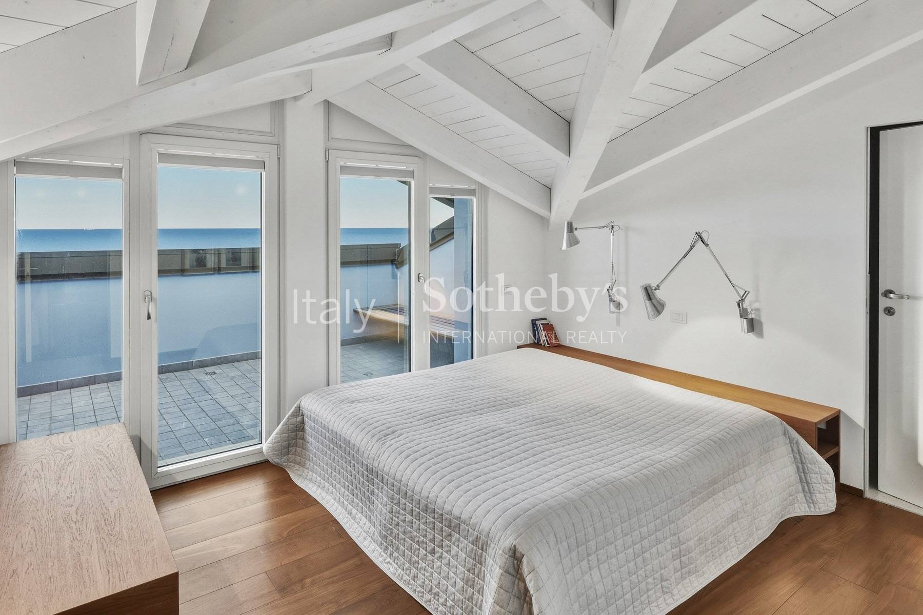  Modern penthouse with spectacular sea view in Grado - 物件實景