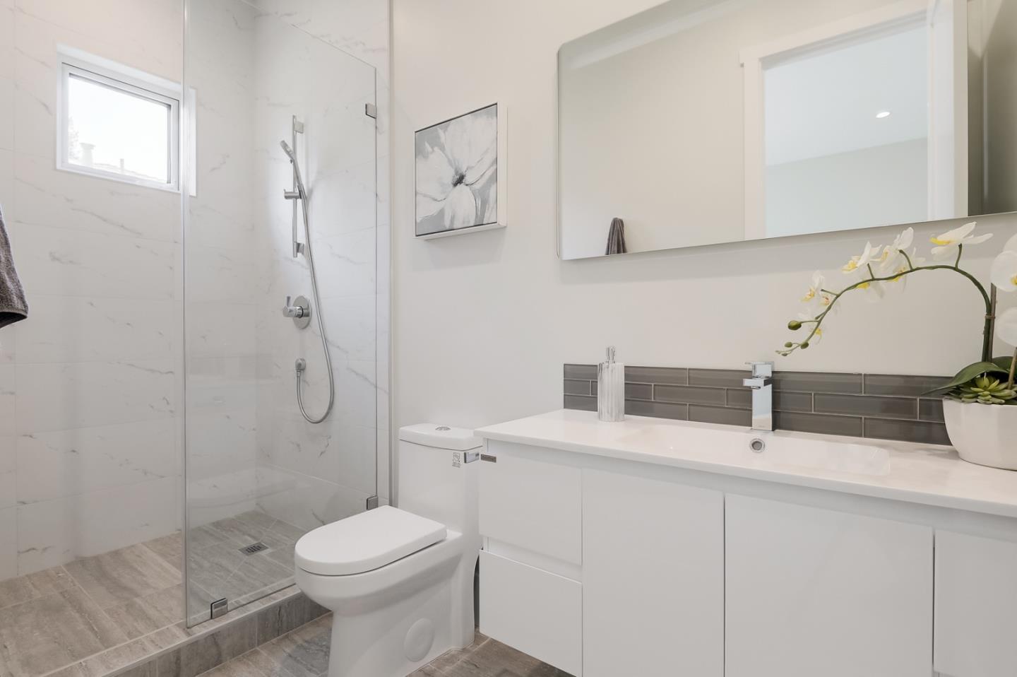 Menlo Park, California, 94025, United States, 5 Bedrooms Bedrooms, ,6 BathroomsBathrooms,Residential,For Sale,1927394