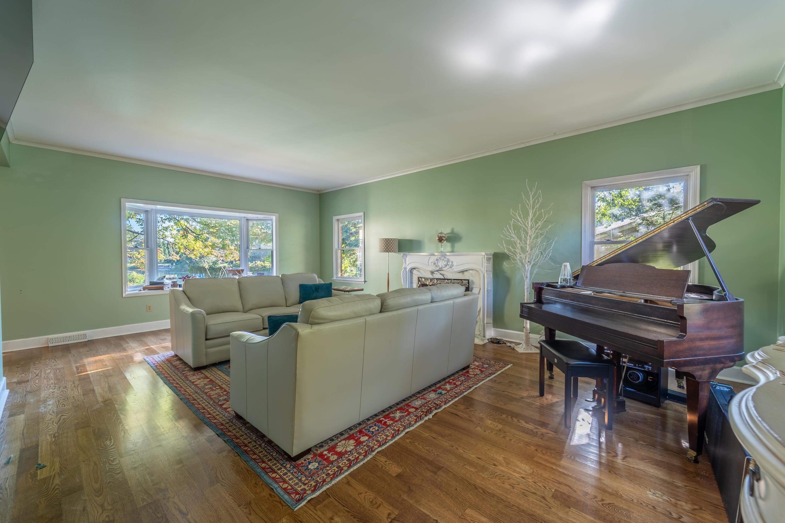 Lexington, Kentucky, 40502, United States, 4 Bedrooms Bedrooms, ,4 BathroomsBathrooms,Residential,For Sale,1976316