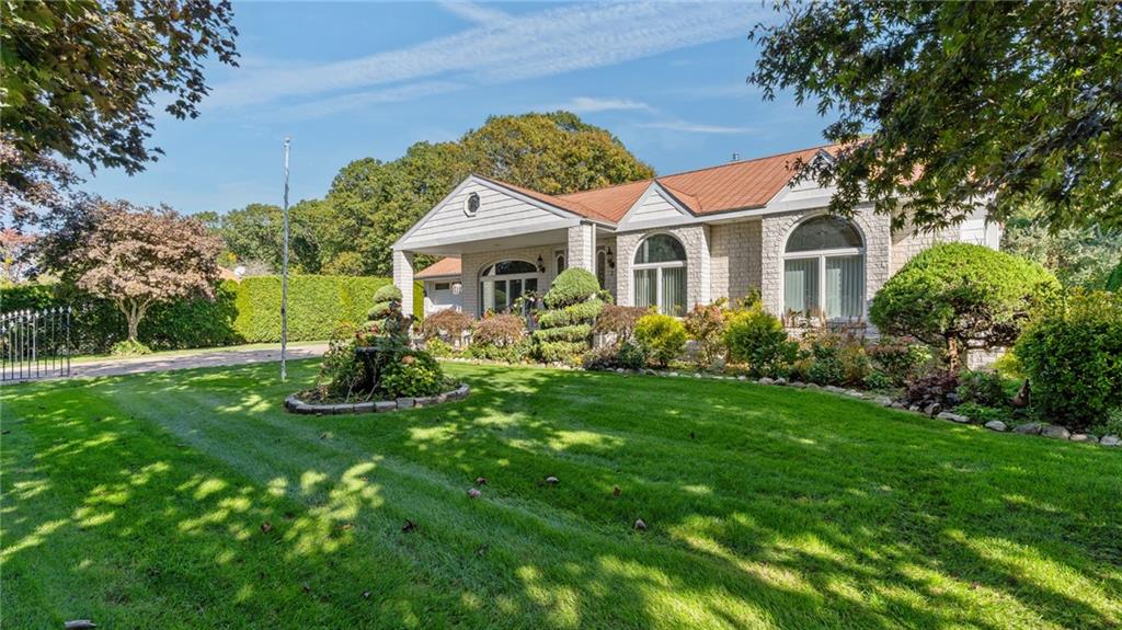 Barrington, Rhode Island, 02806, United States, 3 Bedrooms Bedrooms, ,3 BathroomsBathrooms,Residential,For Sale,2012853