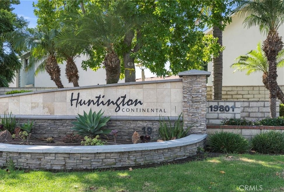 Huntington Beach, California, 92646, United States, 2 Bedrooms Bedrooms, ,2 BathroomsBathrooms,Residential,For Sale,2048347