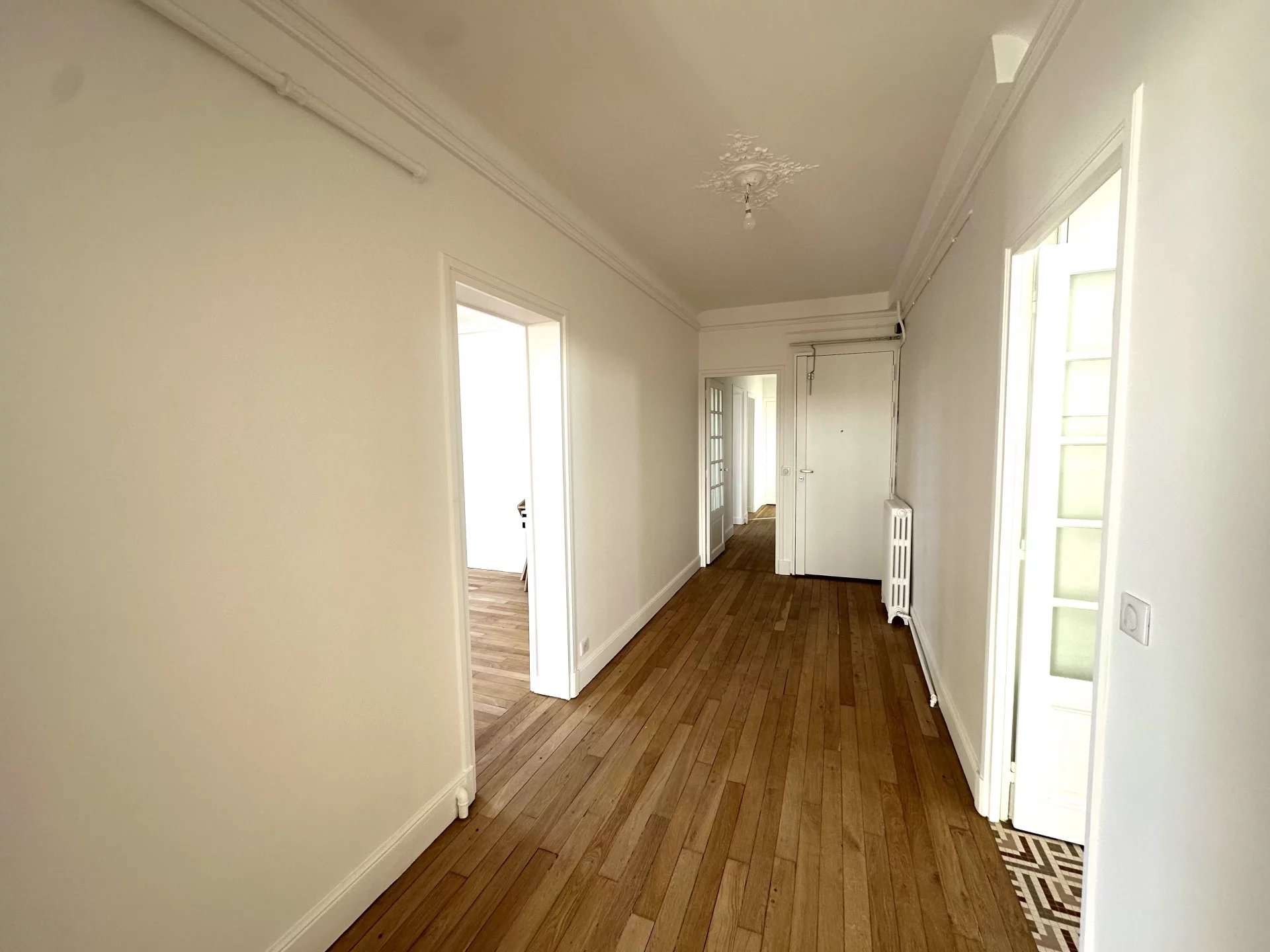 Le Vésinet, Île-de-France, 78110, FR, 2 Bedrooms Bedrooms, ,1 BathroomBathrooms,Residential,For Sale,2003303