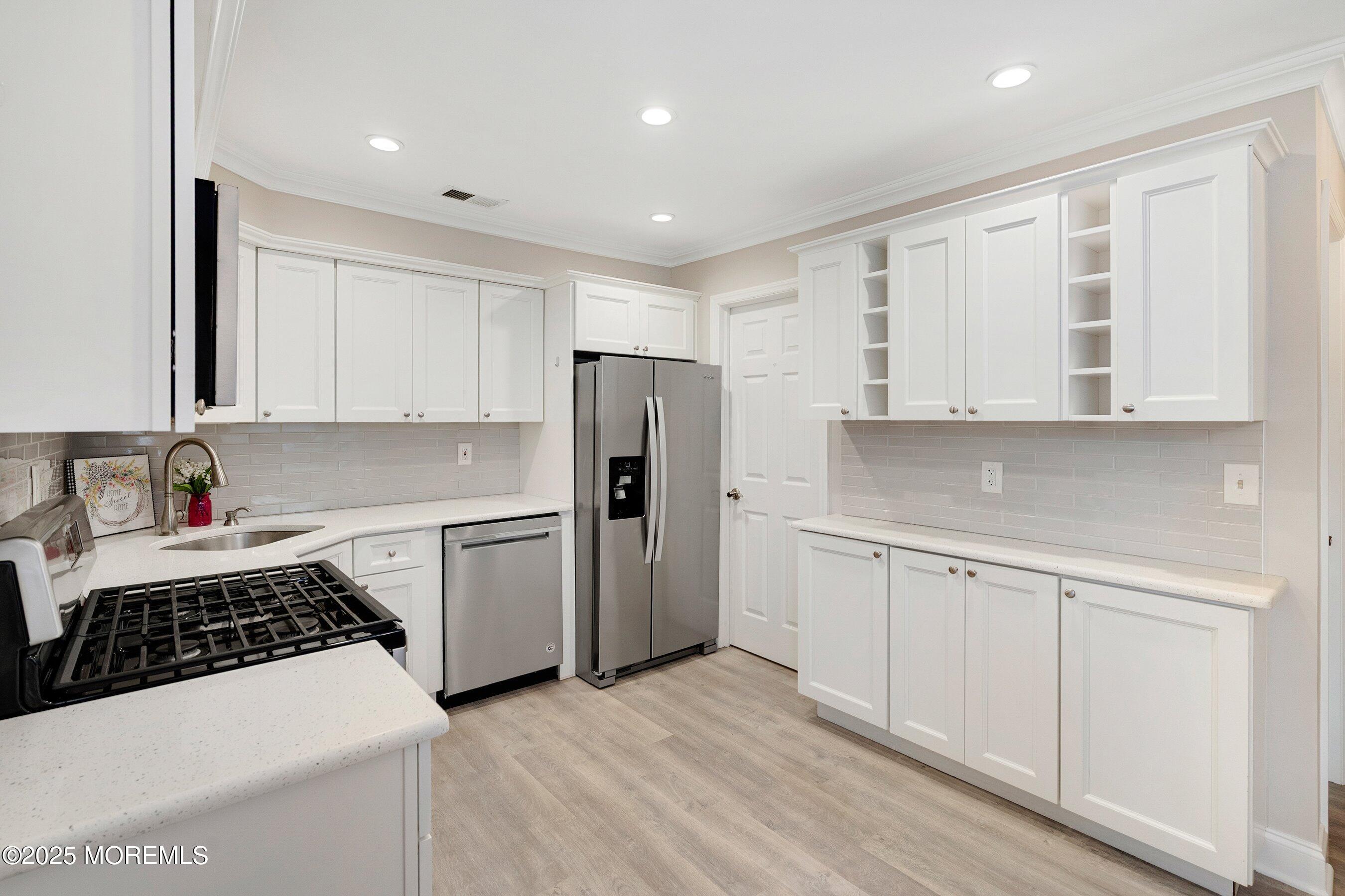 Freehold, New Jersey, 07728, United States, 3 Bedrooms Bedrooms, ,3 BathroomsBathrooms,Residential,For Sale,1921807