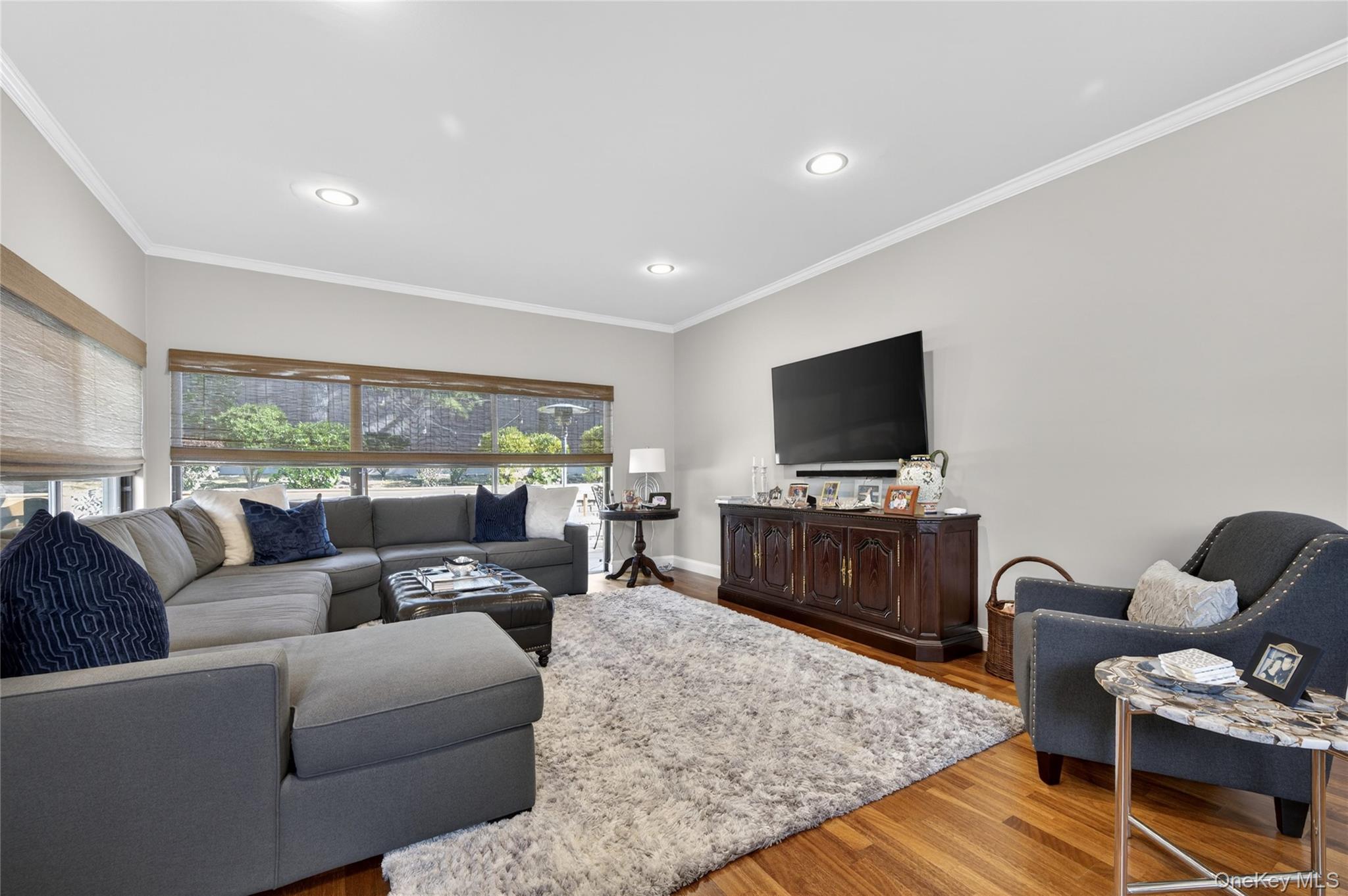  5 Pony Circle, Roslyn Heights, NY, 11577 - 物件實景