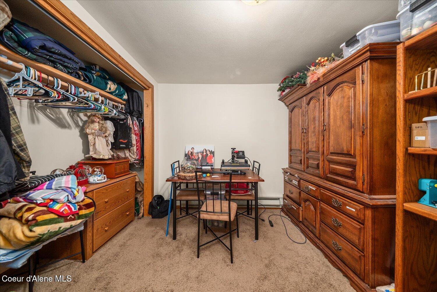 Metaline Falls, Washington, 99153, United States, 5 Bedrooms Bedrooms, ,3 BathroomsBathrooms,Residential,For Sale,1980097