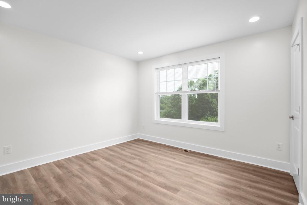 Fredericksburg, Virginia, 22408, United States, 4 Bedrooms Bedrooms, ,4 BathroomsBathrooms,Residential,For Sale,1737760