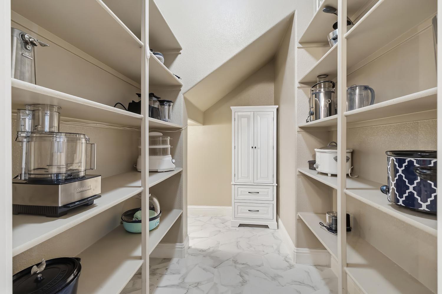 Elk Grove, California, 95757, United States, 5 Bedrooms Bedrooms, ,5 BathroomsBathrooms,Residential,For Sale,2001811