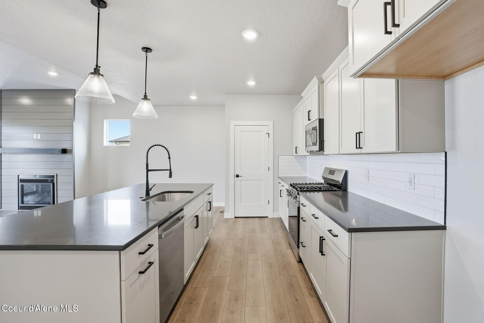 Coeur d'Alene, Idaho, 83815, United States, 4 Bedrooms Bedrooms, ,3 BathroomsBathrooms,Residential,For Sale,2015993