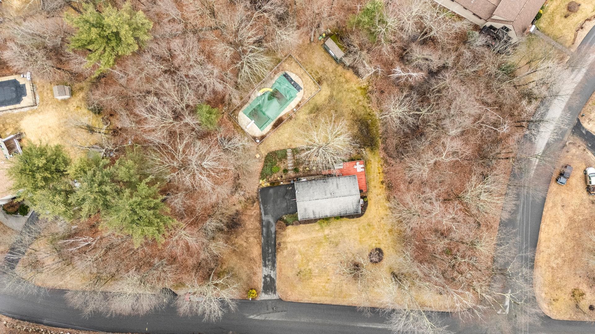 Derry, New Hampshire, 03038, United States, 3 Bedrooms Bedrooms, ,2 BathroomsBathrooms,Residential,For Sale,1935840