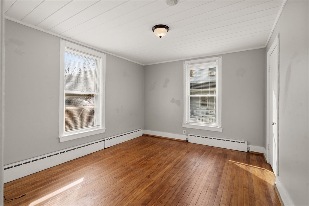 Southbridge, Massachusetts, 01550, United States, 7 Bedrooms Bedrooms, ,4 BathroomsBathrooms,Residential,For Sale,1990940