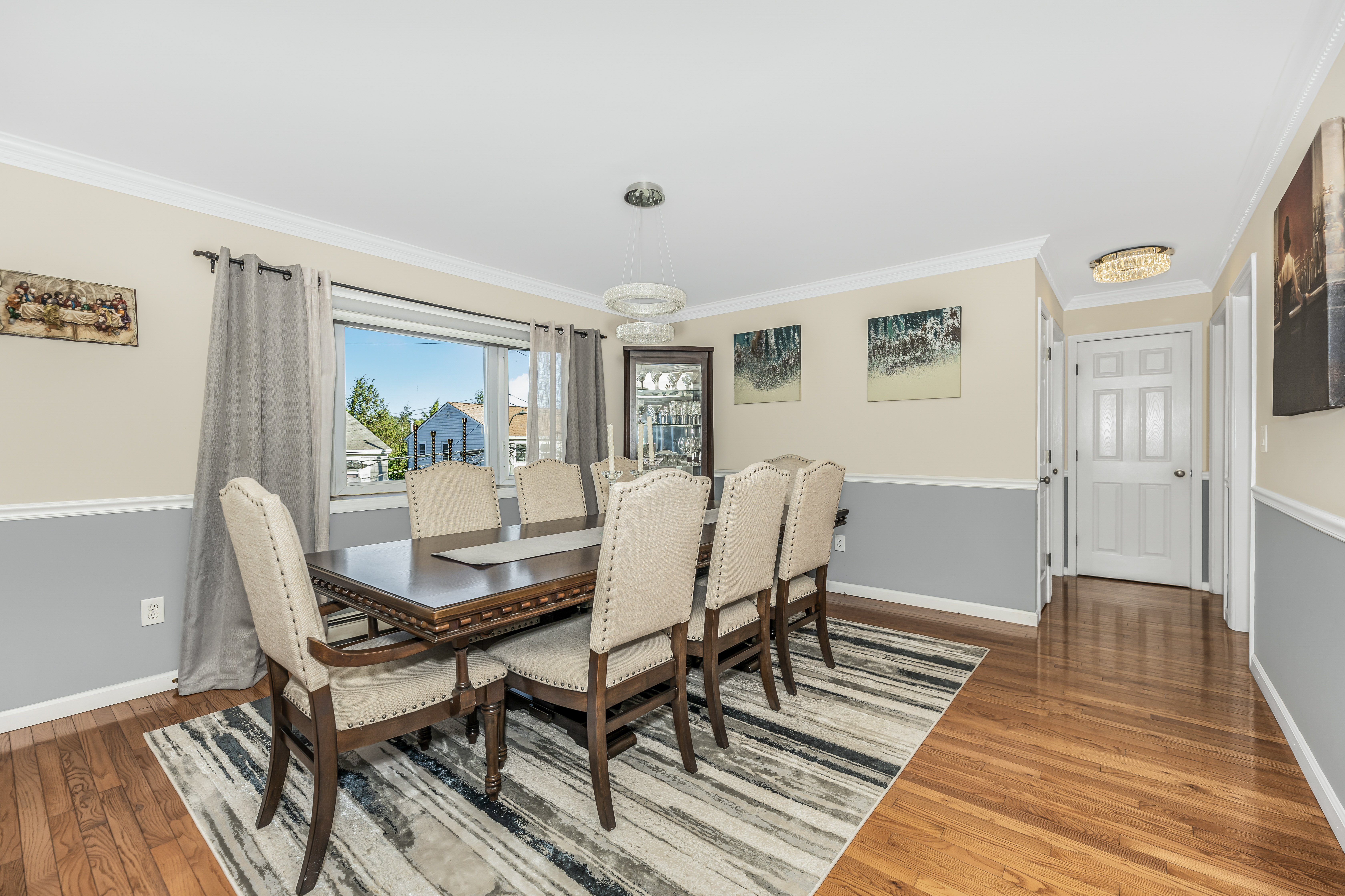 Yonkers, New York, 10703, United States, 4 Bedrooms Bedrooms, ,2 BathroomsBathrooms,Residential,For Sale,1825129