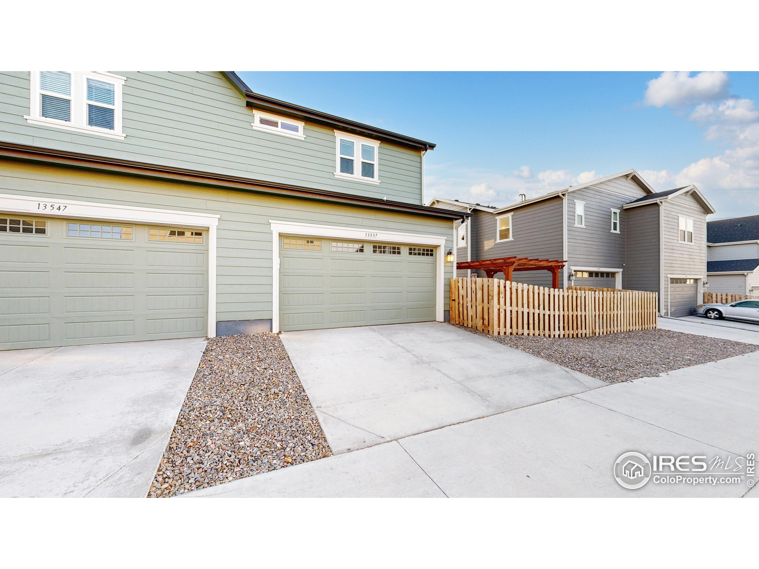 Commerce City, Colorado, 80022, United States, 3 Bedrooms Bedrooms, ,2 BathroomsBathrooms,Residential,For Sale,1987529