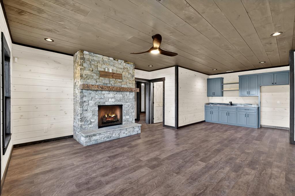 Mineral Bluff, Georgia, 30559, United States, 4 Bedrooms Bedrooms, ,4 BathroomsBathrooms,Residential,For Sale,2010498