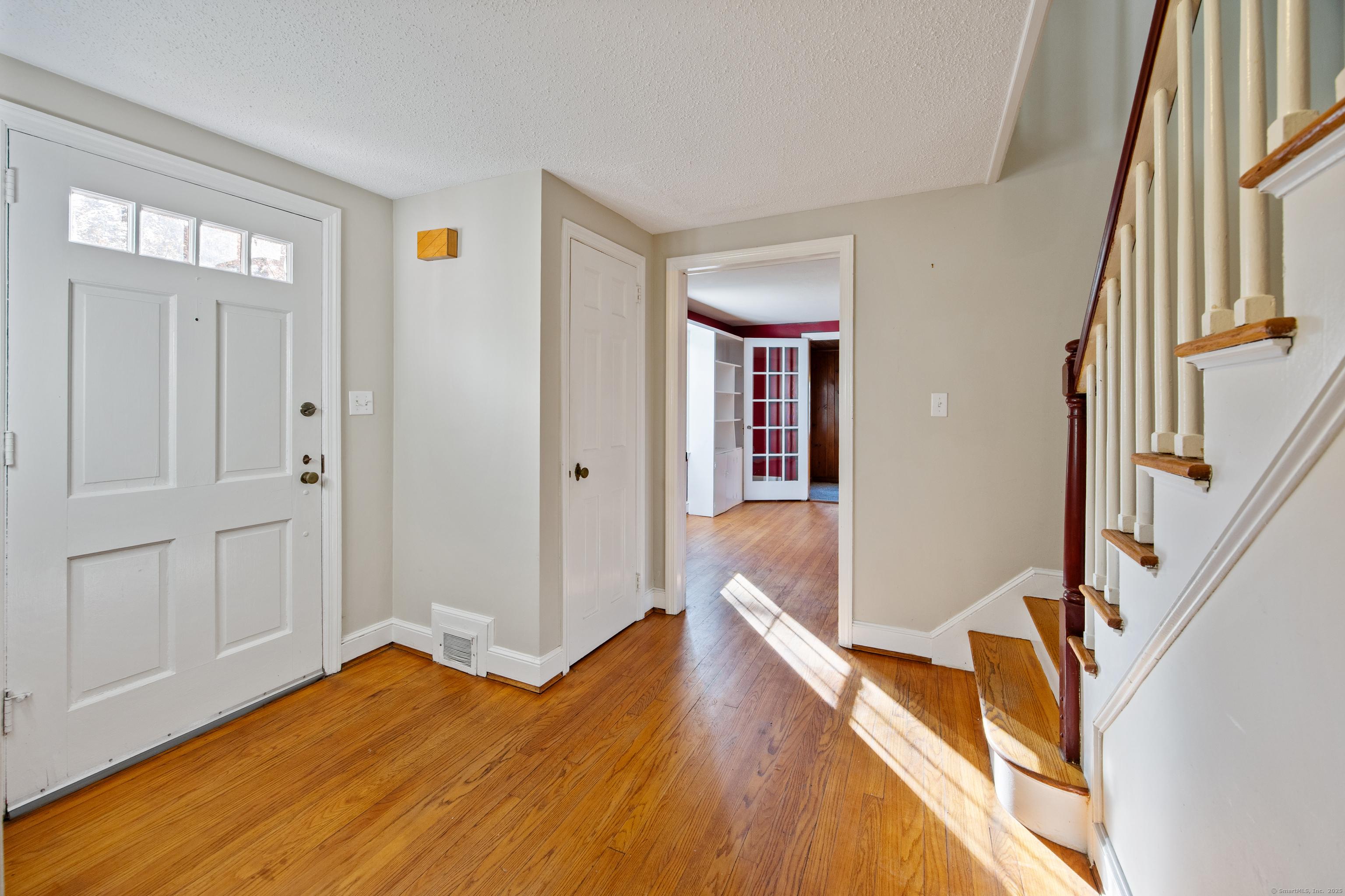 West Hartford, Connecticut, 06117, United States, 3 Bedrooms Bedrooms, ,3 BathroomsBathrooms,Residential,For Sale,1980487