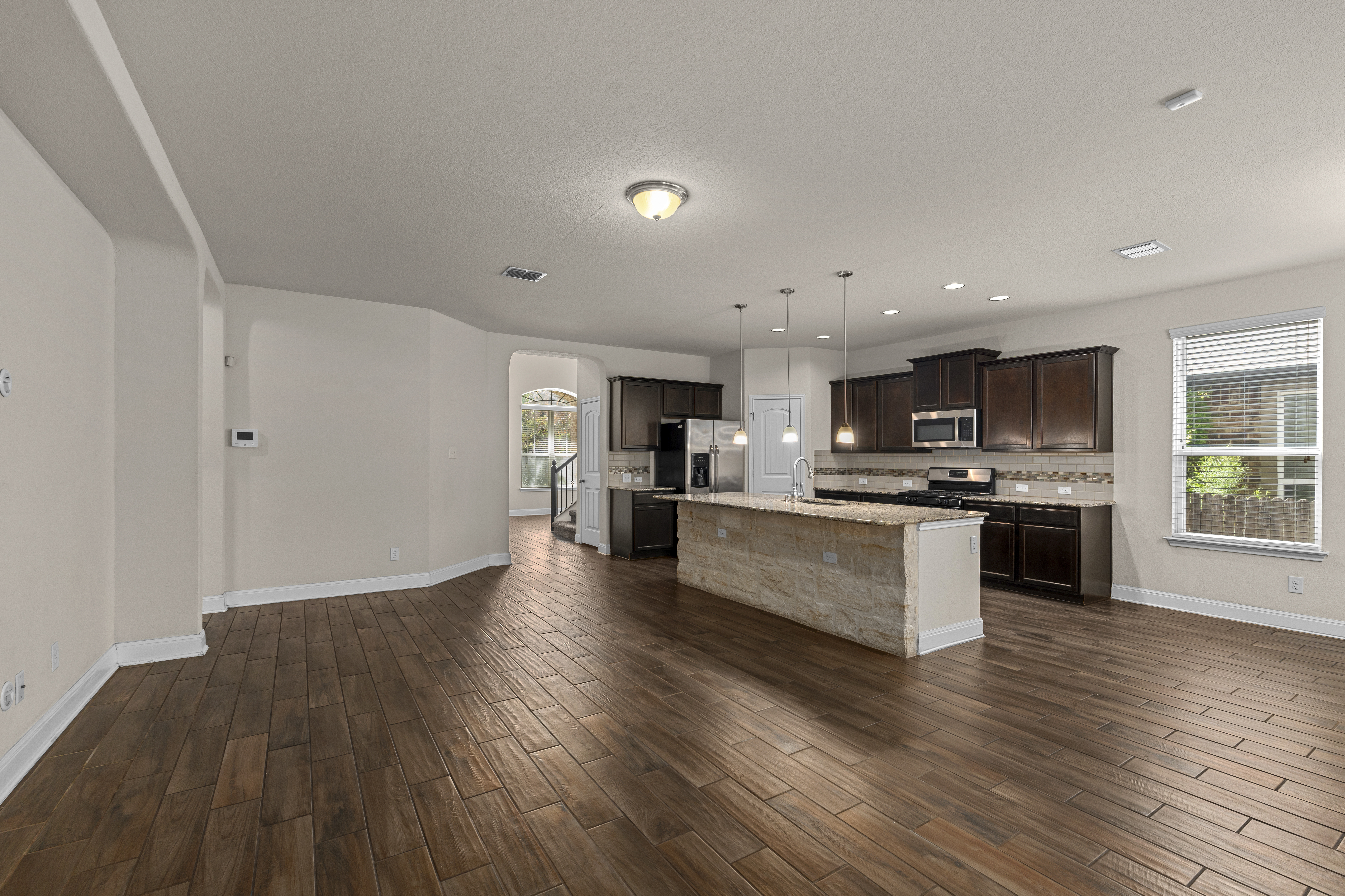  Spacious Five-Bedroom Home in Alamo Ranch - 物件實景