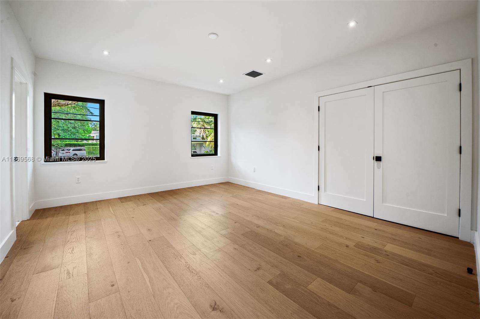 Miami, Florida, 33143, United States, 4 Bedrooms Bedrooms, ,4 BathroomsBathrooms,Residential,For Sale,1933110