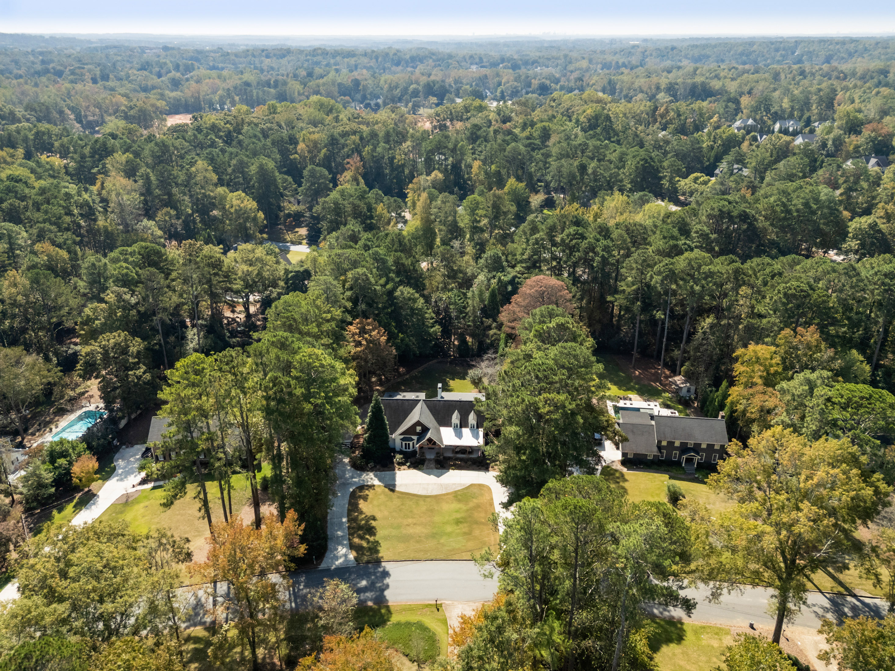  Gated One-Acre Estate Near Downtown Alpharetta and Crabapple - 物件實景