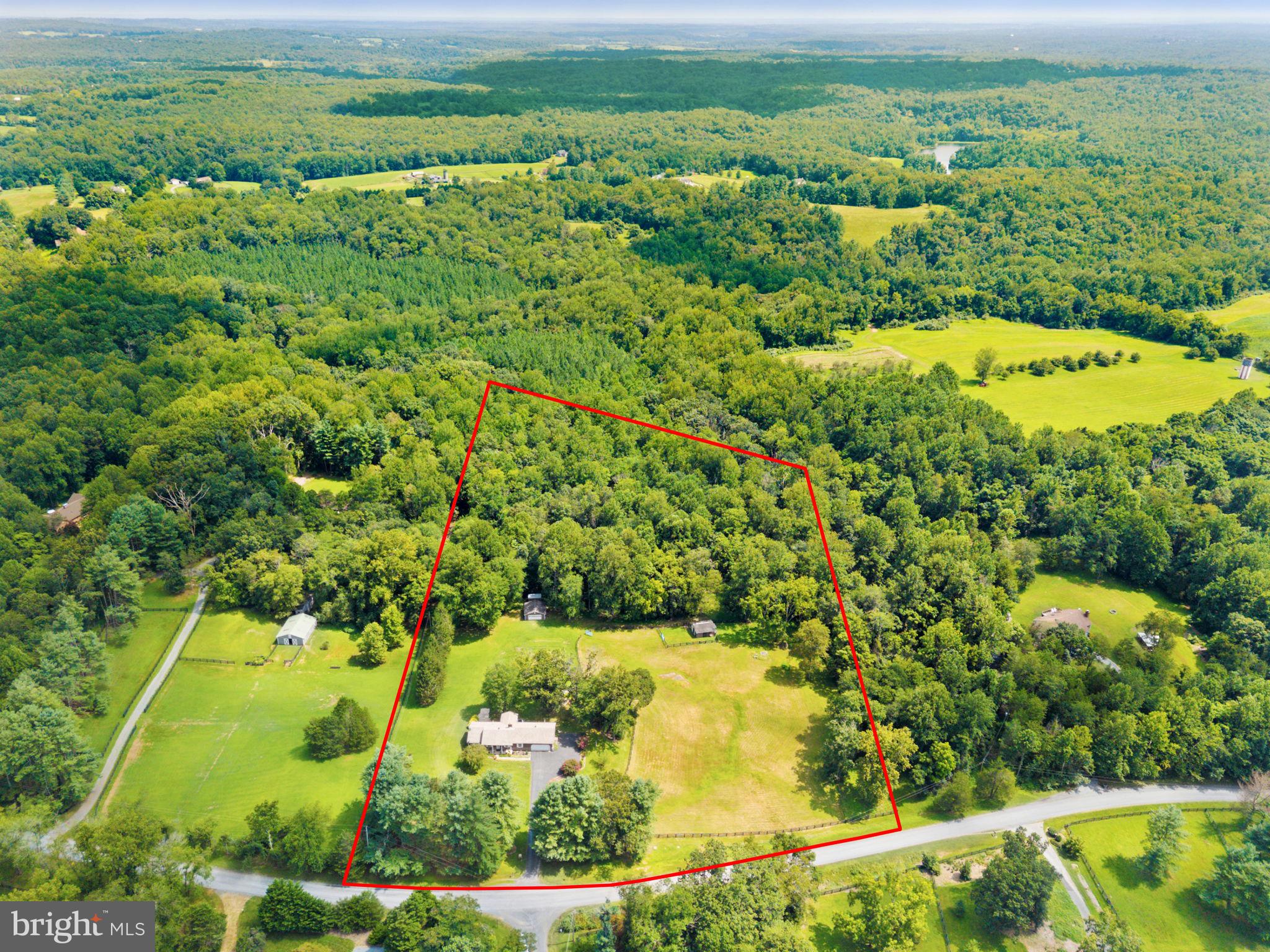 Marshall, Virginia, 20115, United States, 3 Bedrooms Bedrooms, ,2 BathroomsBathrooms,Residential,For Sale,1937903