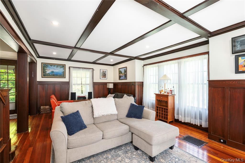 Poughkeepsie, New York, 12601, United States, 4 Bedrooms Bedrooms, ,4 BathroomsBathrooms,Residential,For Sale,2048536
