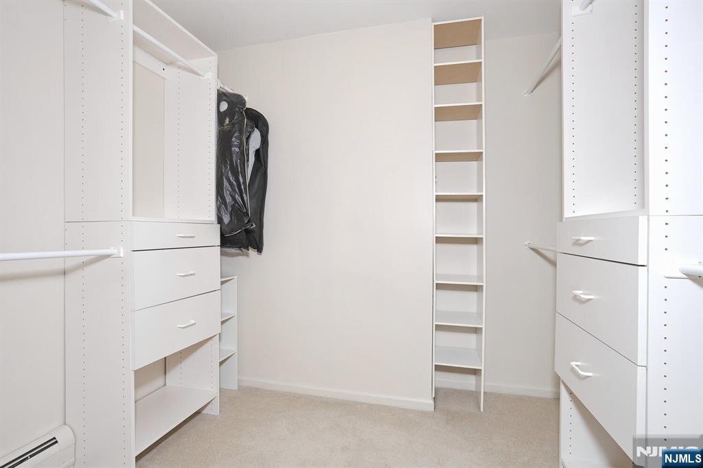 Paramus, New Jersey, 07652, United States, 5 Bedrooms Bedrooms, ,4 BathroomsBathrooms,Residential,For Sale,2001740