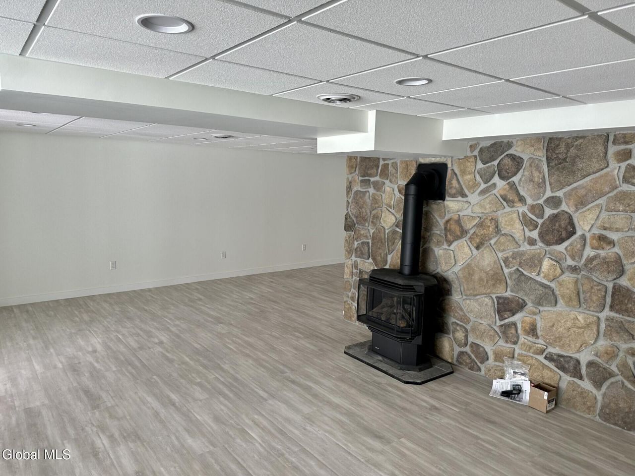 Gloversville, New York, 12078, United States, 3 Bedrooms Bedrooms, ,3 BathroomsBathrooms,Residential,For Sale,1938856