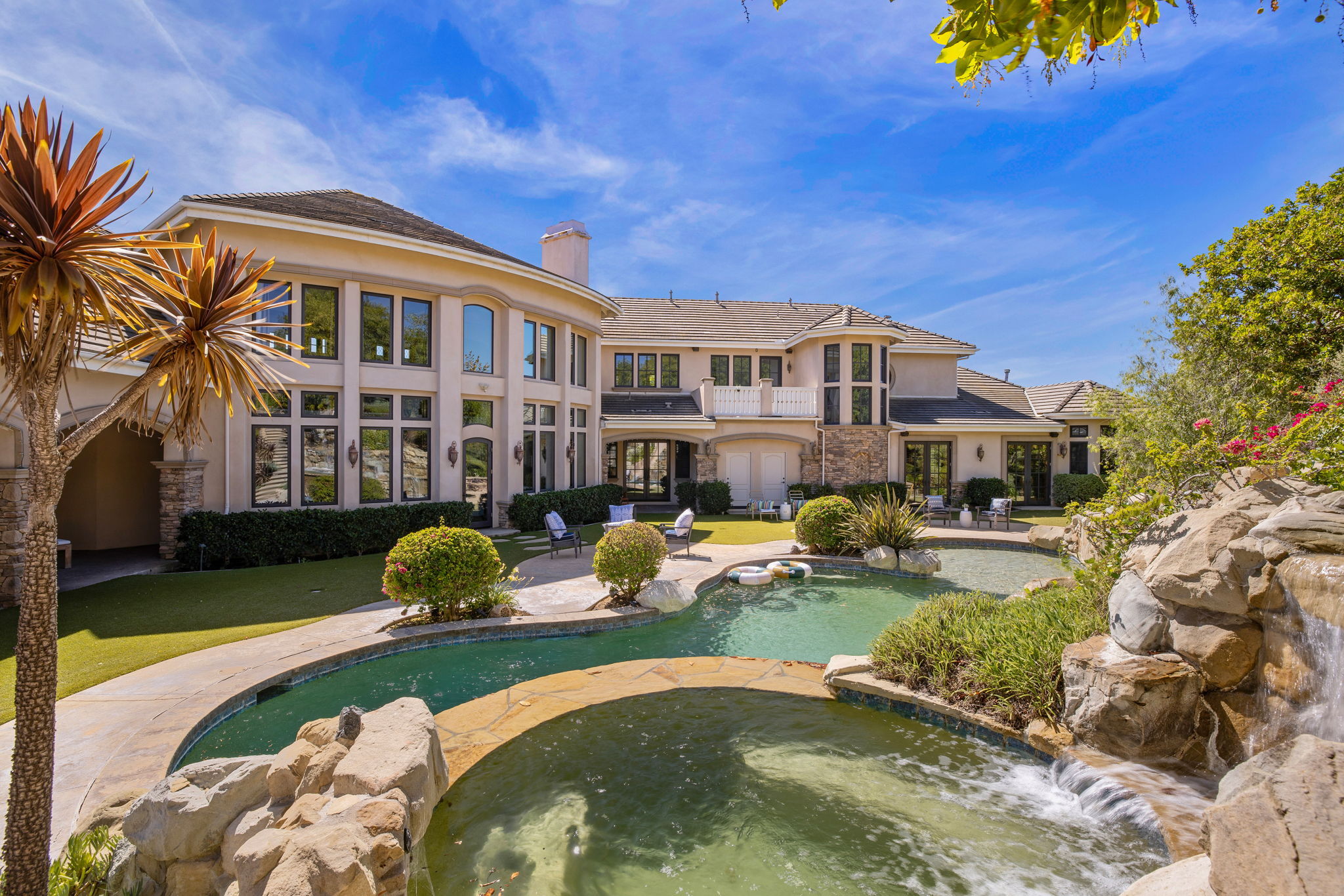  710   Rancho Dos Vientos Dr - 物件實景