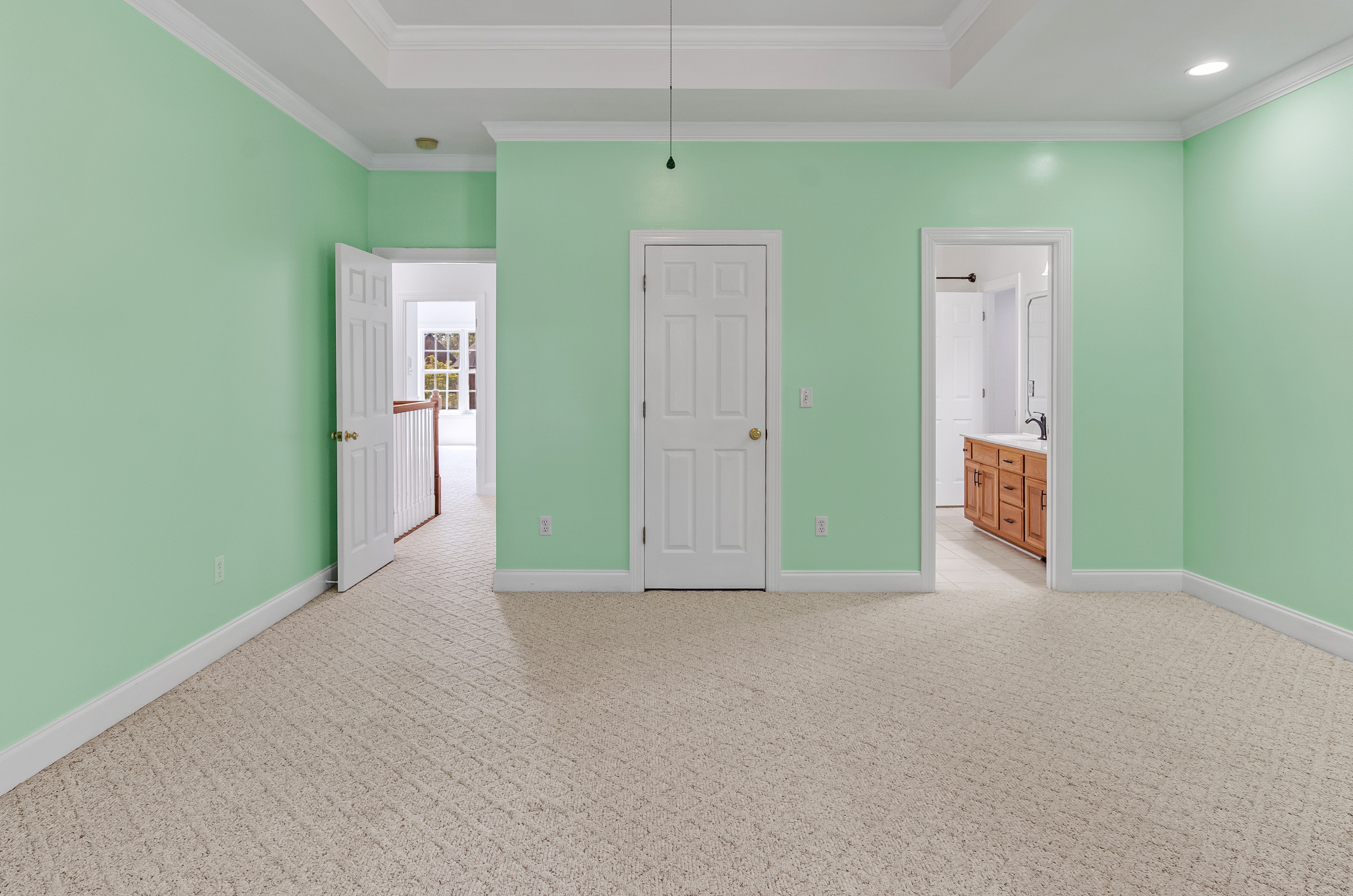 Tullahoma, Tennessee, 37388, United States, 6 Bedrooms Bedrooms, ,5 BathroomsBathrooms,Residential,For Sale,1851275