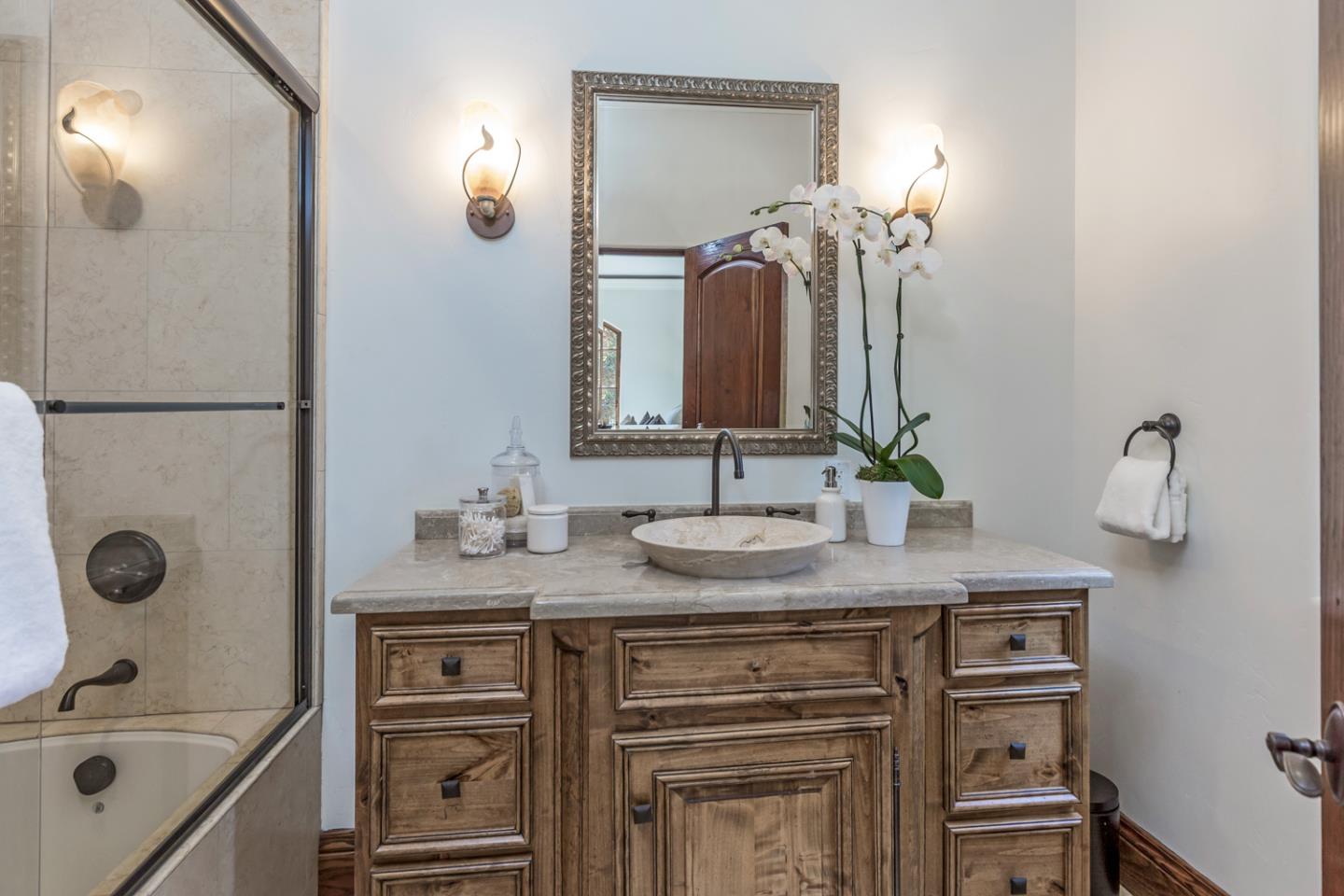 Menlo Park, California, 94025, United States, 5 Bedrooms Bedrooms, ,7 BathroomsBathrooms,Residential,For Sale,1941806