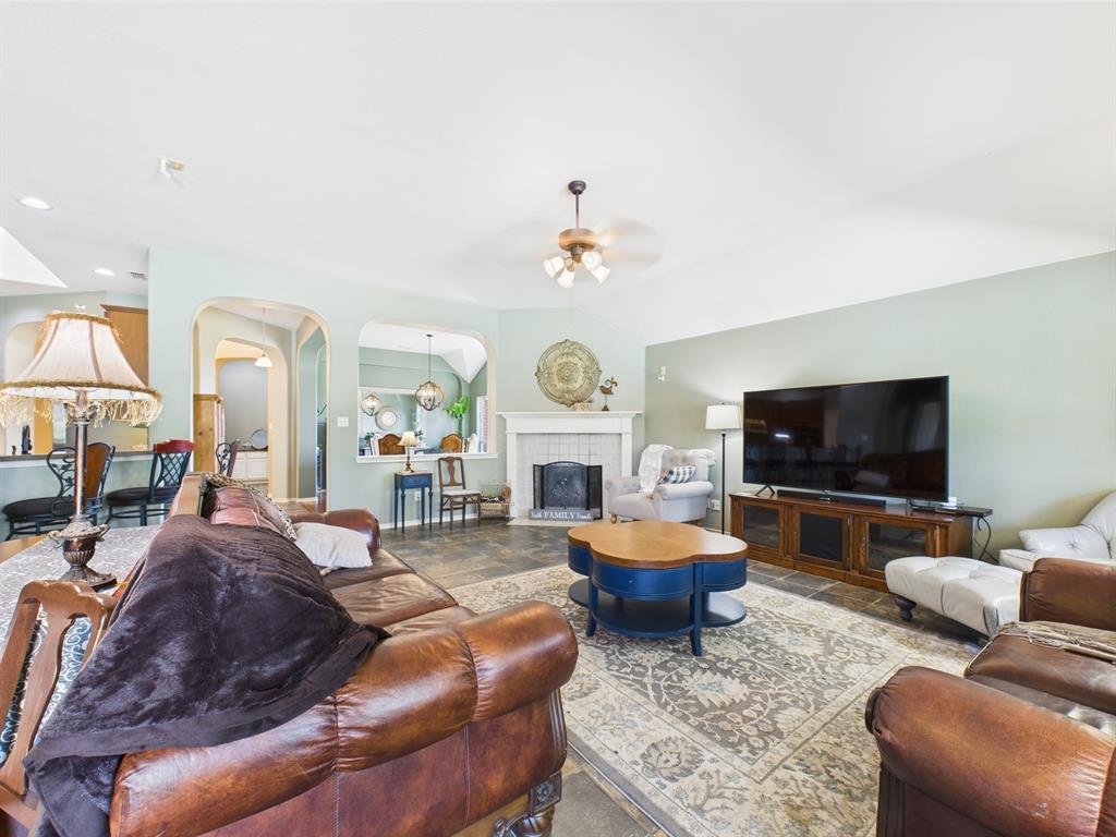Cedar Hill, Texas, 75104, United States, 4 Bedrooms Bedrooms, ,3 BathroomsBathrooms,Residential,For Sale,1916414