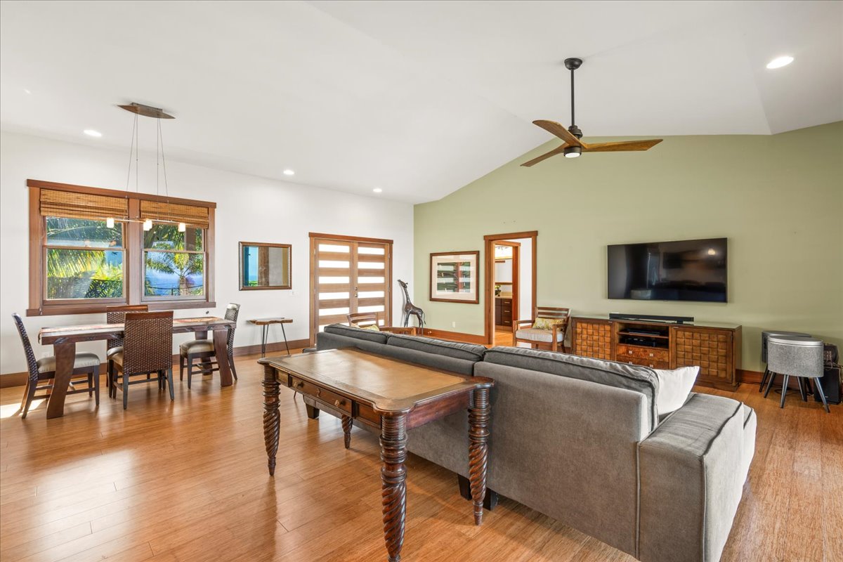 Haiku, Hawaii, 96708, United States, 4 Bedrooms Bedrooms, ,3 BathroomsBathrooms,Residential,For Sale,2002523