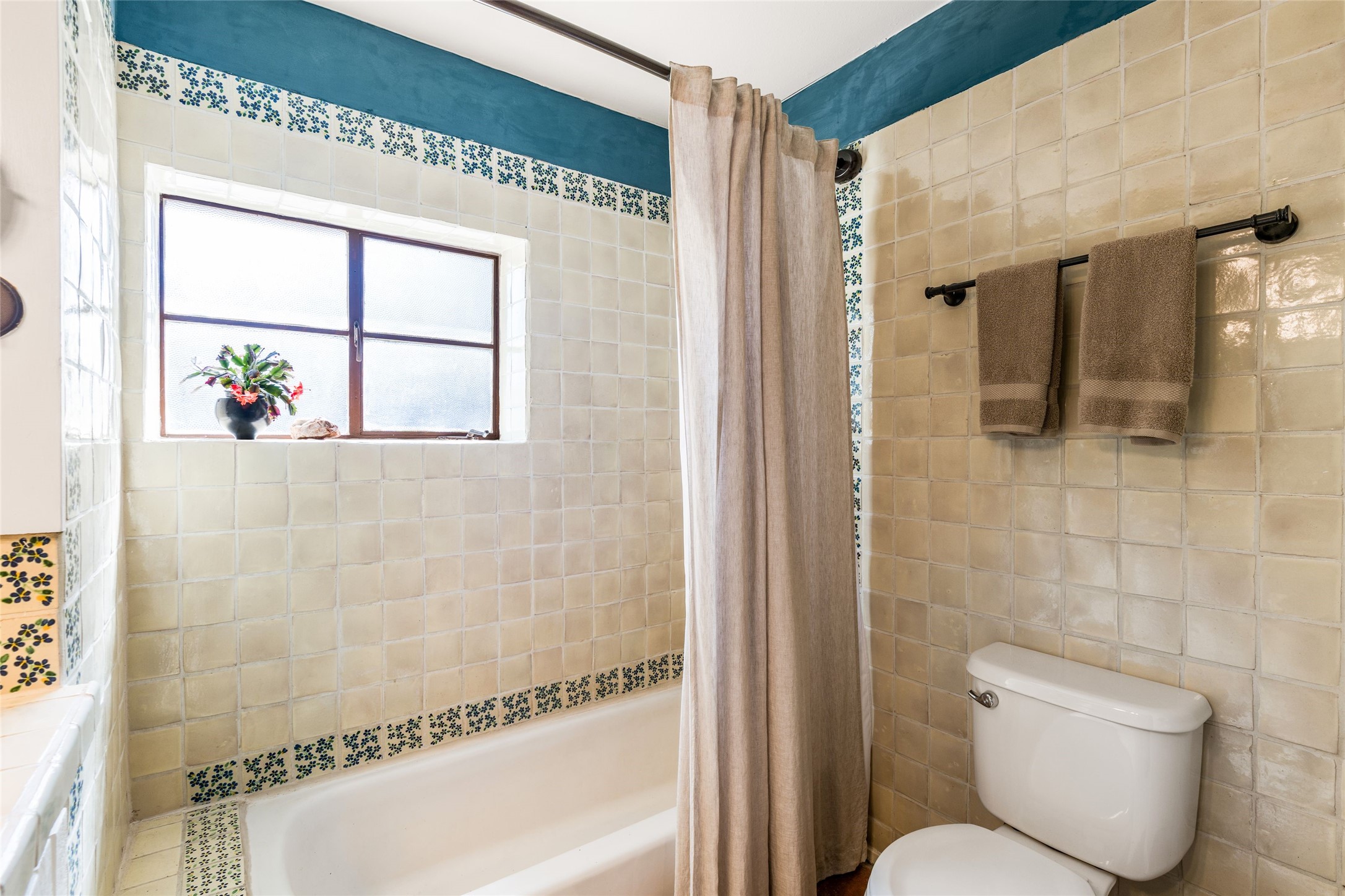  1402 Bishops Lodge Road #A - 物件實景