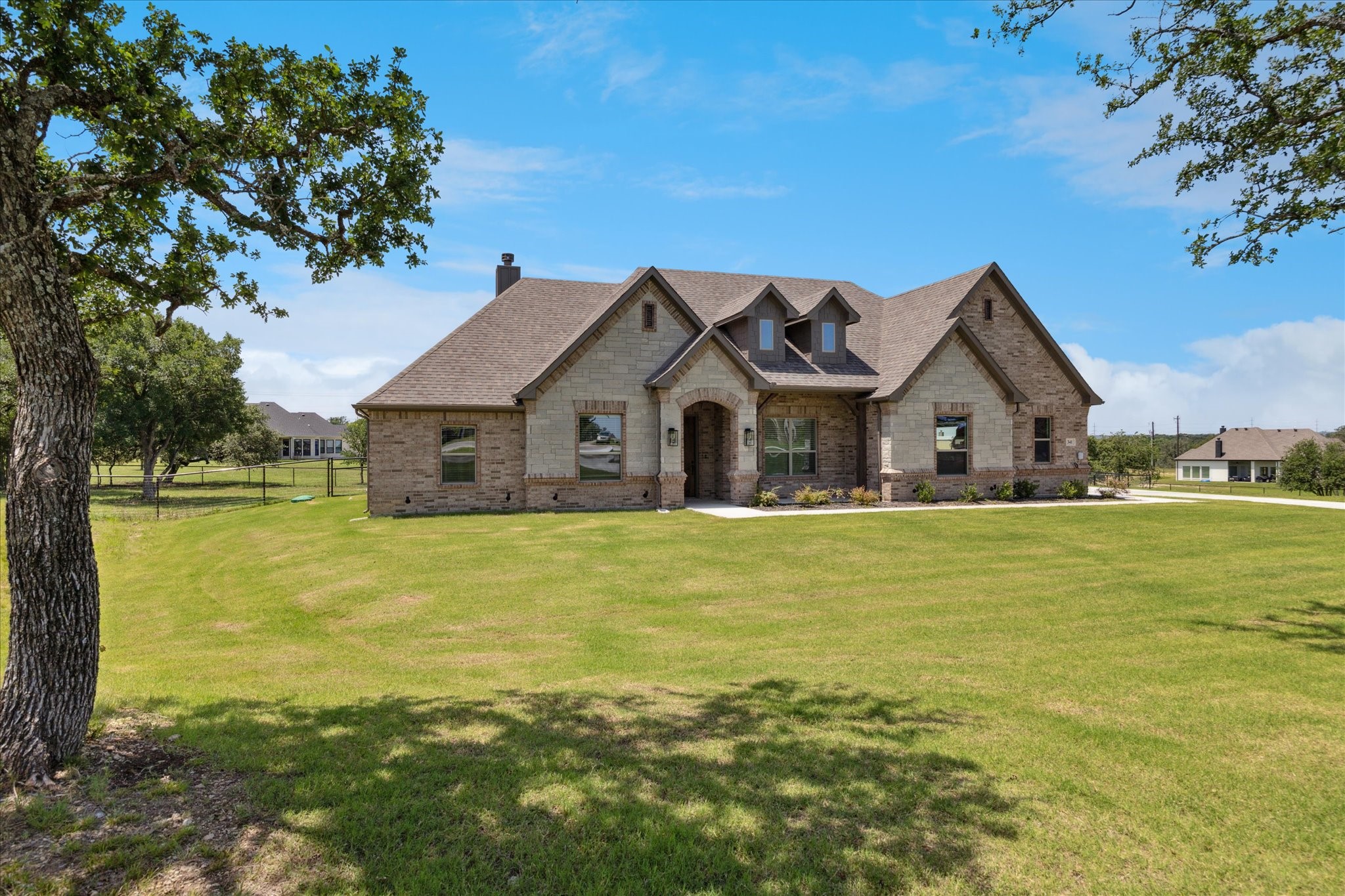 Weatherford, Texas, 76085, United States, 4 Bedrooms Bedrooms, ,3 BathroomsBathrooms,Residential,For Sale,1849963