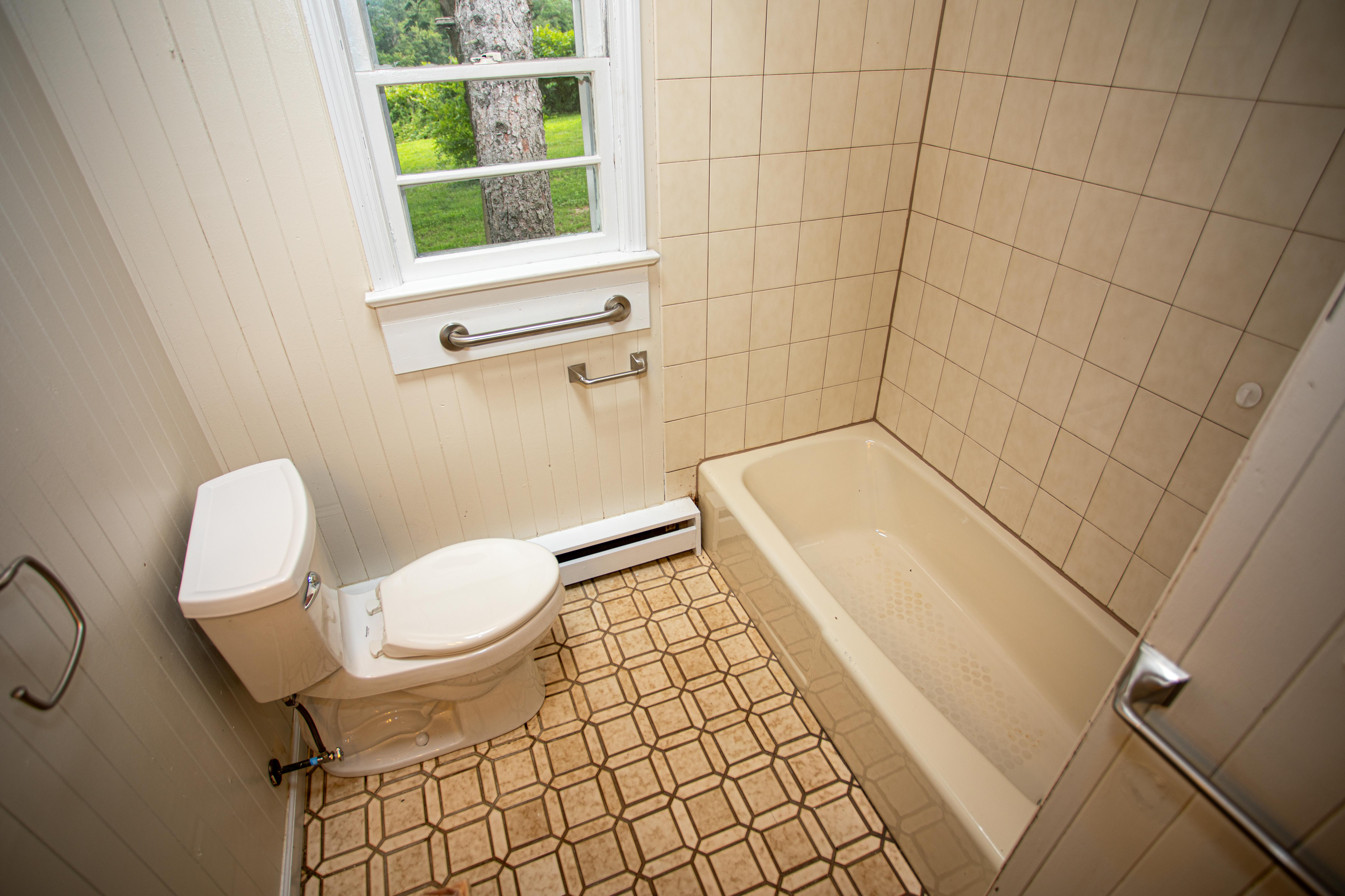 1220 - South Amboy, New Jersey, 08879, United States, 3 Bedrooms Bedrooms, ,2 BathroomsBathrooms,Residential,For Sale,1983627