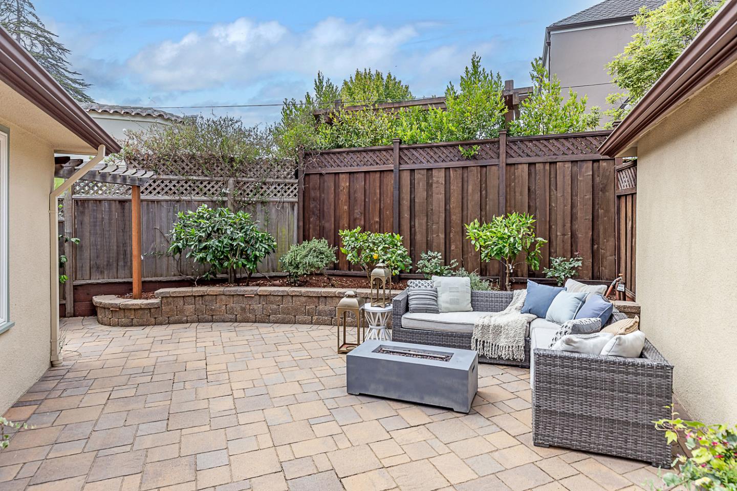 San Mateo, California, 94402, United States, 5 Bedrooms Bedrooms, ,4 BathroomsBathrooms,Residential,For Sale,1901144