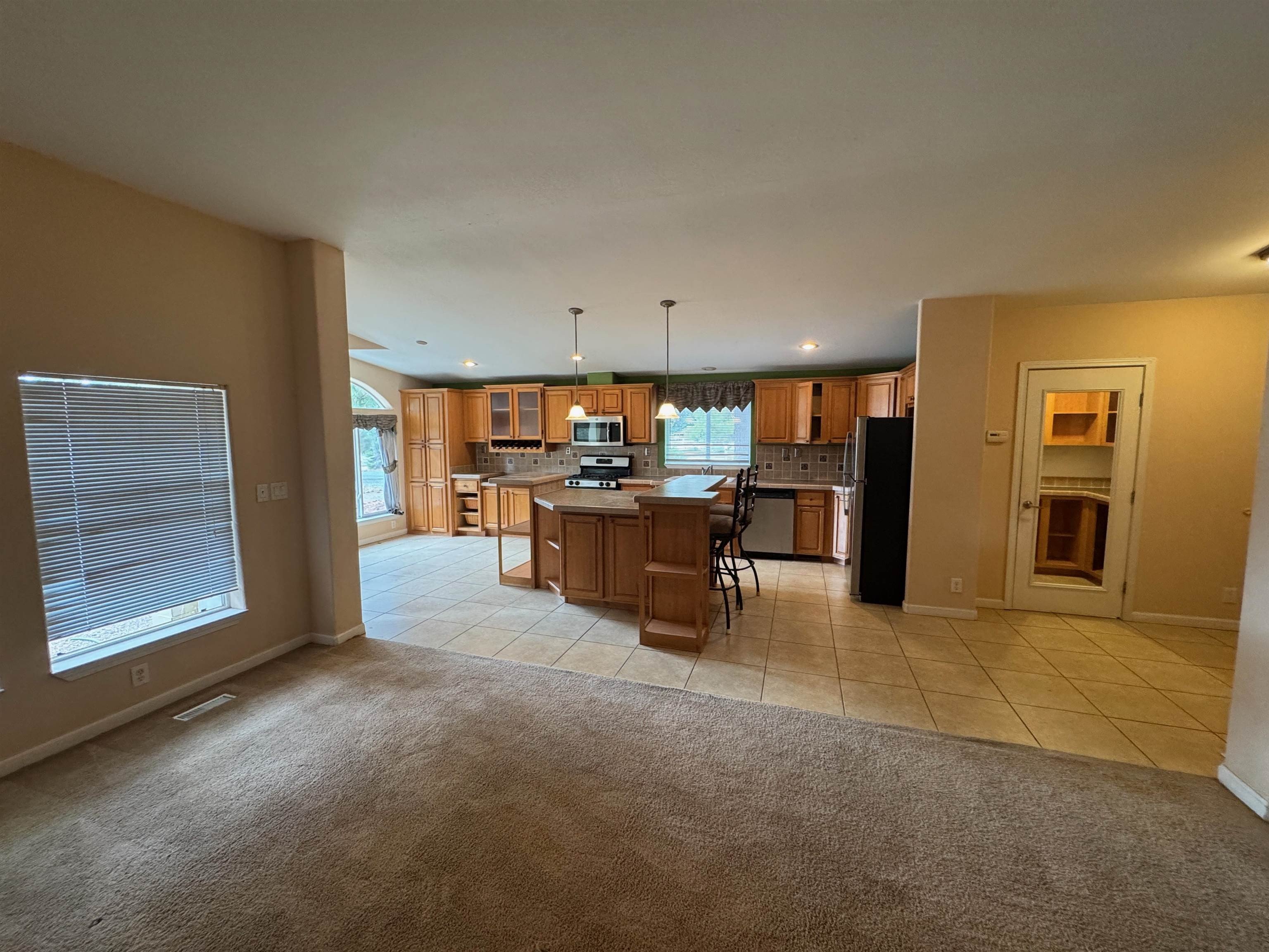 Mt Shasta, California, 96067, United States, 3 Bedrooms Bedrooms, ,2 BathroomsBathrooms,Residential,For Sale,1974393