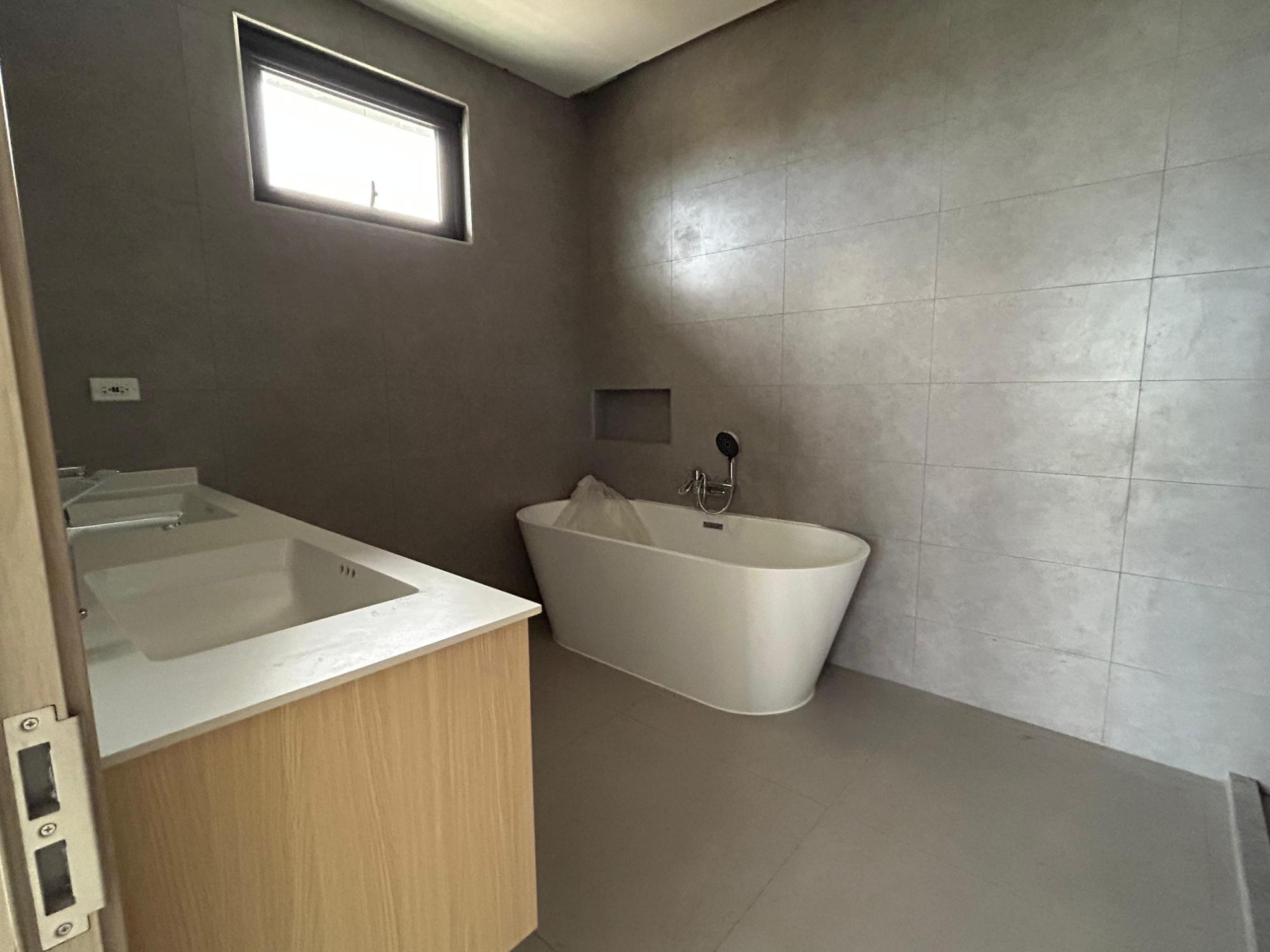 Kingston & St. Andrew, JM, 3 Bedrooms Bedrooms, ,2 BathroomsBathrooms,Residential,For Sale,1896615