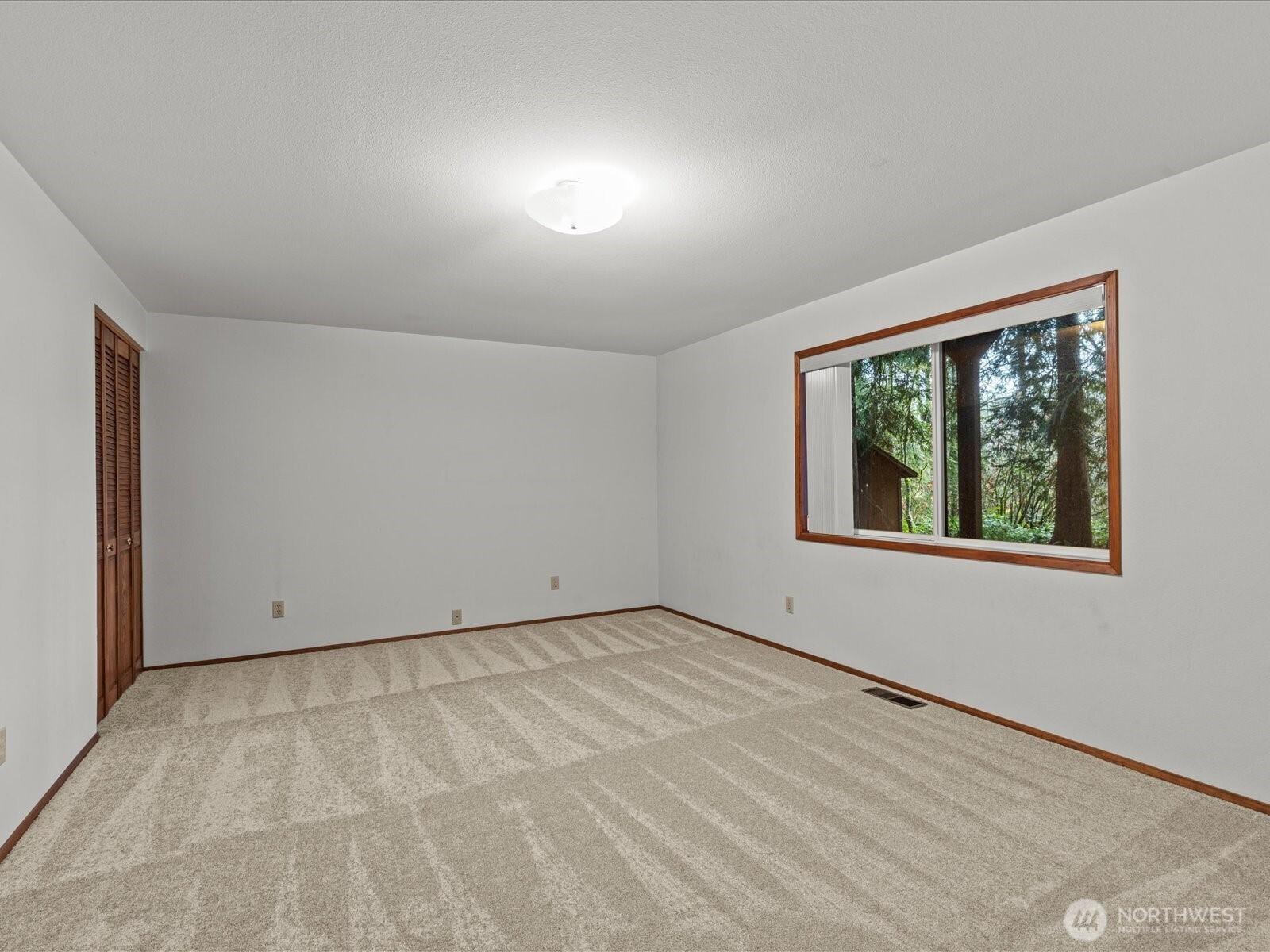 KENT, Washington, 98042, United States, 4 Bedrooms Bedrooms, ,3 BathroomsBathrooms,Residential,For Sale,2001779