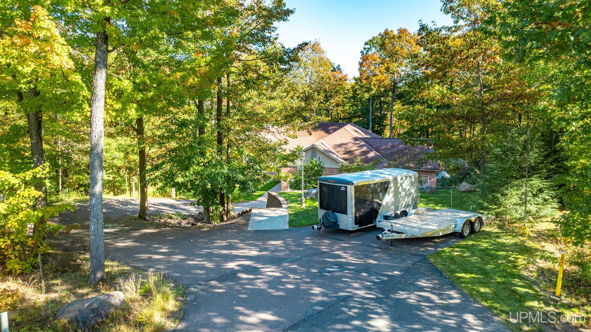 Houghton, Michigan, 49931, United States, 3 Bedrooms Bedrooms, ,4 BathroomsBathrooms,Residential,For Sale,2029605