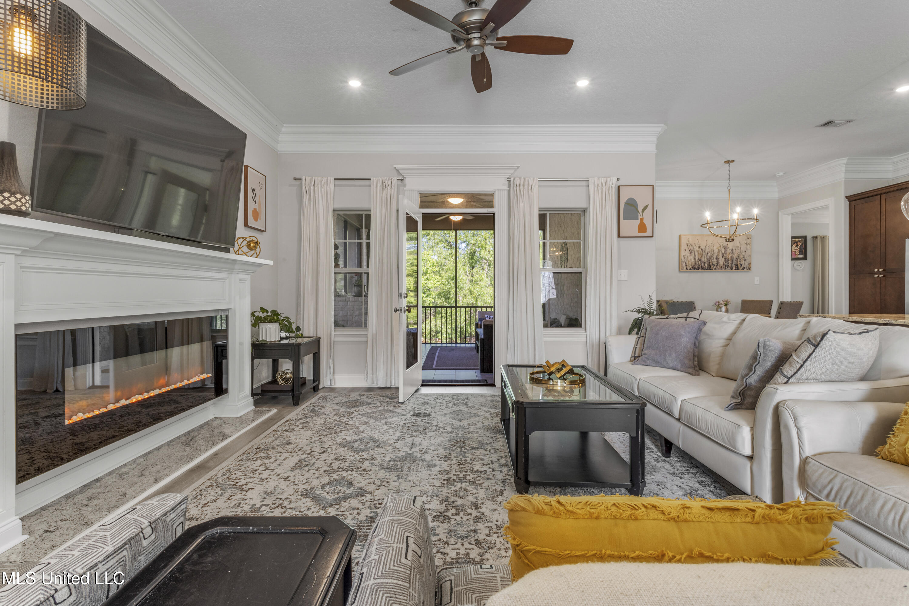 Ocean Springs, Mississippi, 39564, United States, 5 Bedrooms Bedrooms, ,3 BathroomsBathrooms,Residential,For Sale,1805037