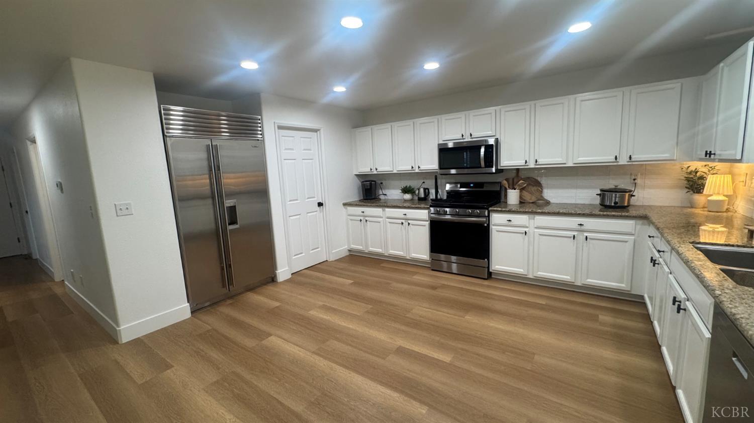 Hanford, California, 93230, United States, 6 Bedrooms Bedrooms, ,3 BathroomsBathrooms,Residential,For Sale,2029630