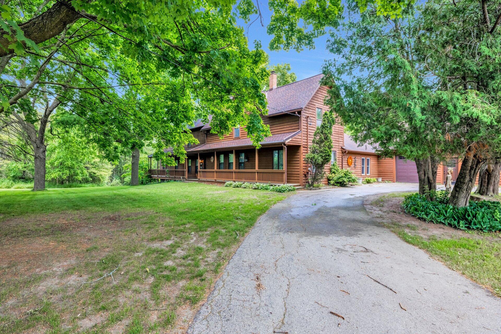 Saukville, Wisconsin, 53080, United States, 4 Bedrooms Bedrooms, ,4 BathroomsBathrooms,Residential,For Sale,1877225