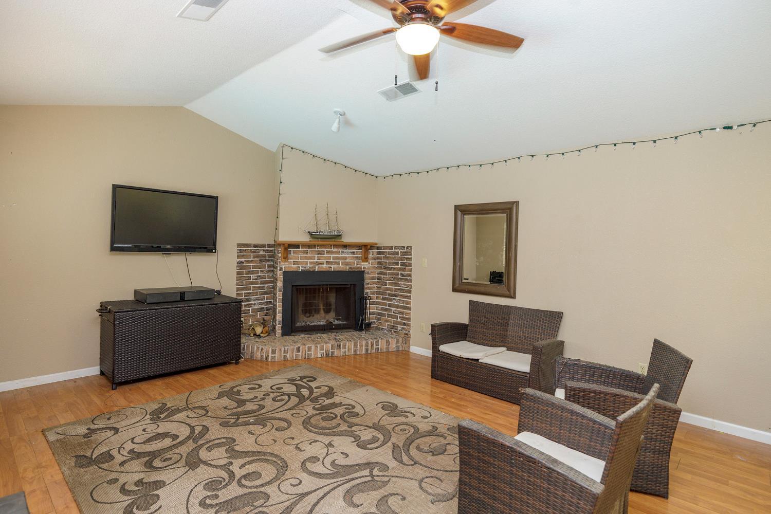 Turlock, California, 95382, United States, 4 Bedrooms Bedrooms, ,3 BathroomsBathrooms,Residential,For Sale,2049406