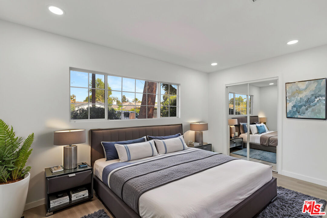 Reseda, California, 91335, United States, 10 Bedrooms Bedrooms, ,Residential,For Sale,1906500