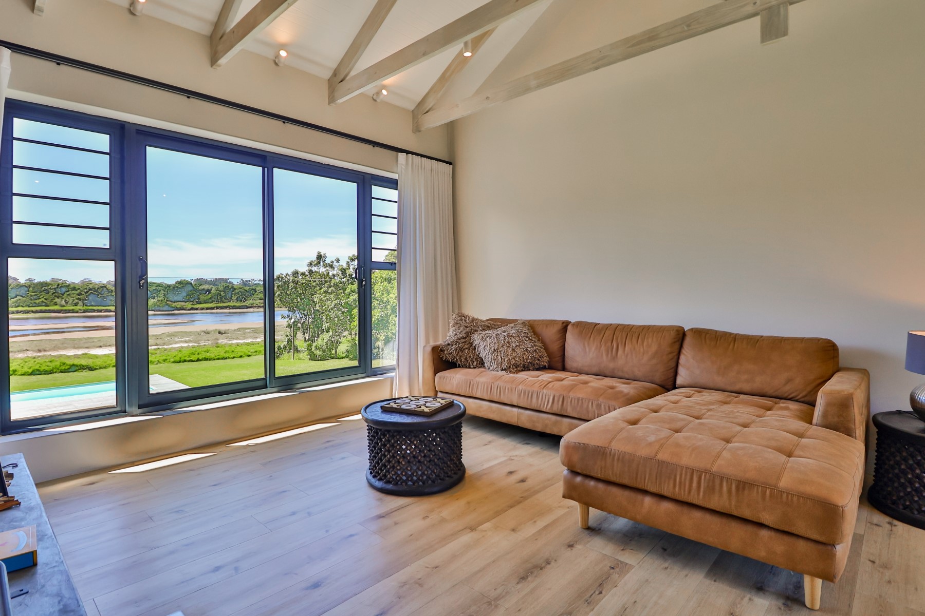  Modern home - Twin Rivers Estate - 物件實景