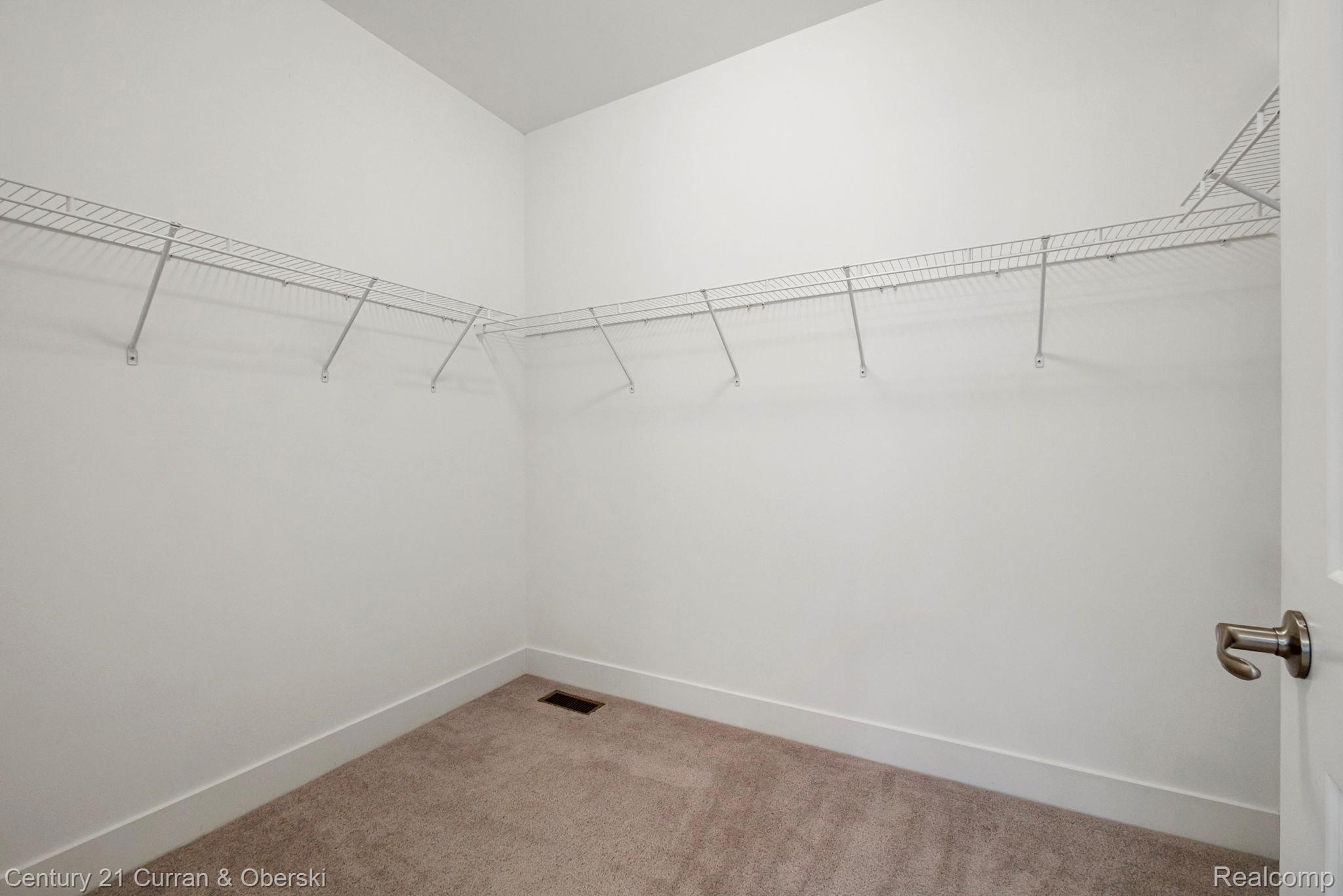 Northville, Michigan, 48168, United States, 2 Bedrooms Bedrooms, ,2 BathroomsBathrooms,Residential,For Sale,1983973